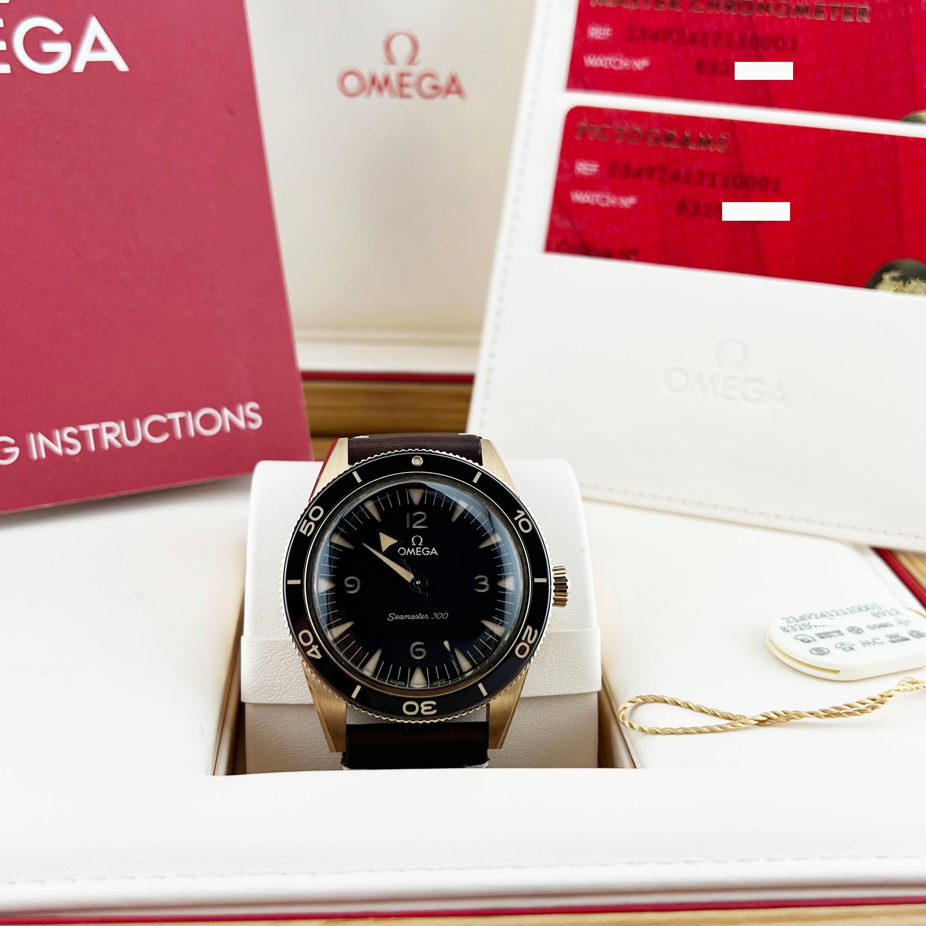Style Number: 234.92.41.21.10.001

Model: Omega Seamaster 300

Case Material: Omega's Exclusive Bronze Gold

Band: Leather

Bezel: Brown 

Dial: Brown 

Face: Sapphire Crystal 

Case Size: 41mm 

Includes:

-Omega Box & Paper

-Certified