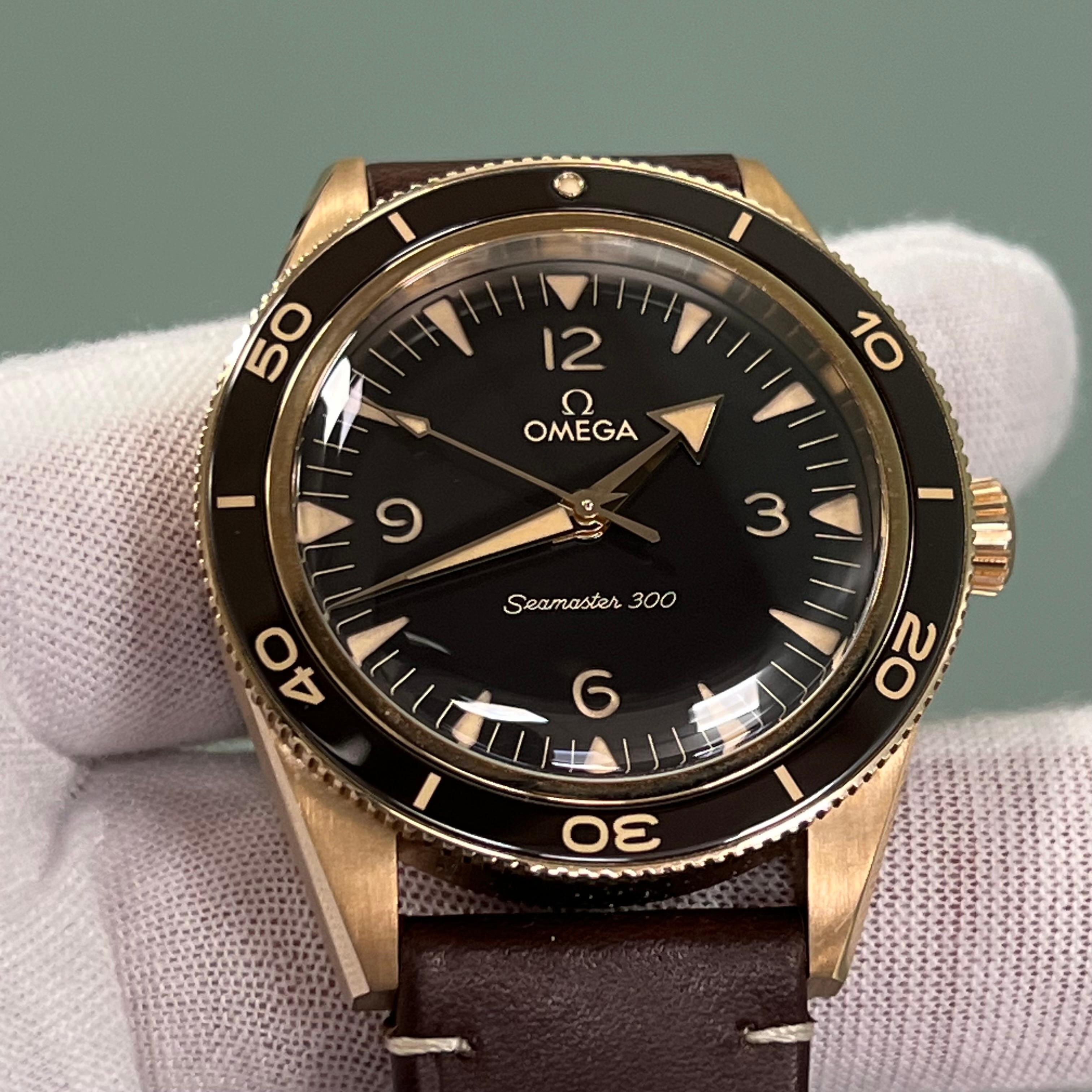 Omega Seamaster 300 Co-Axial 234.92.41.21.10.001 Bronze Gold Leather Box Paper For Sale 4
