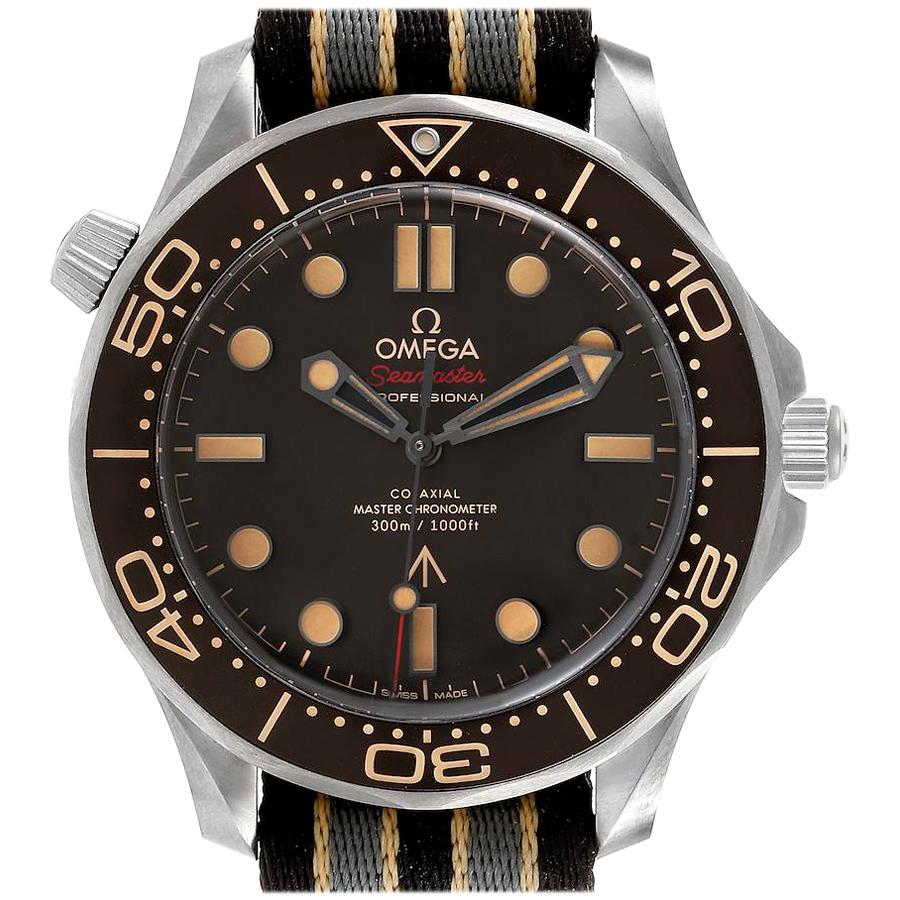 Omega Seamaster 300M 007 Edition Titanium Watch 210.92.42.20.01.001 Box Card For Sale