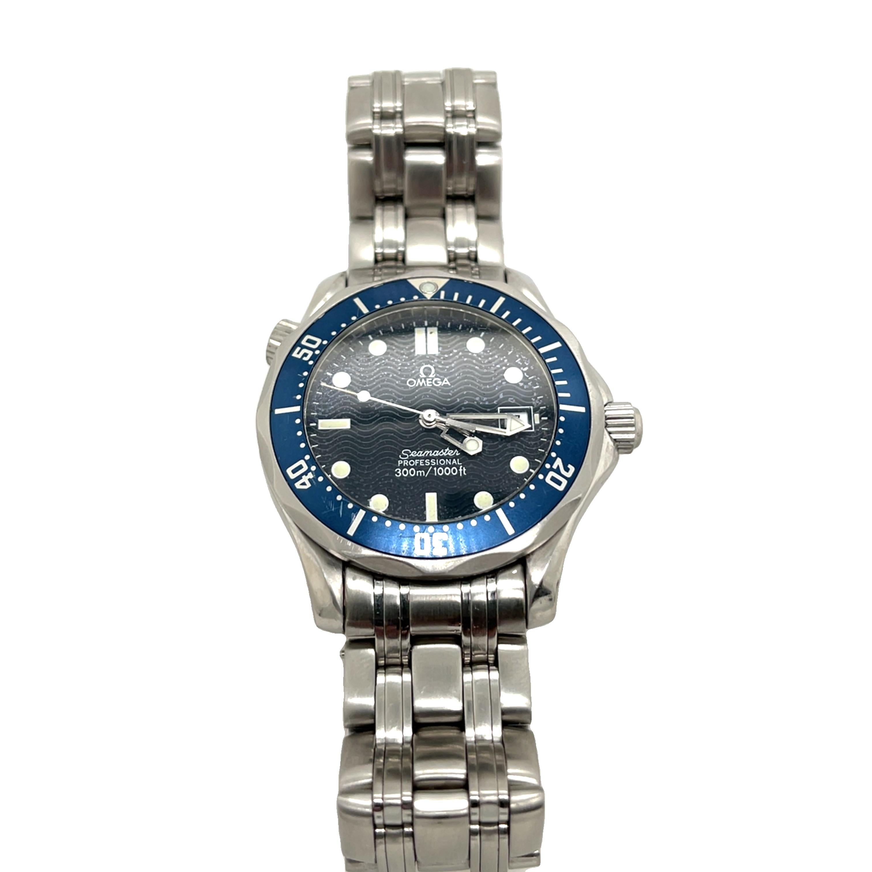 Montre de plongée Omega Seamaster 300M cadran bleu - Icône de la précision suisse 7