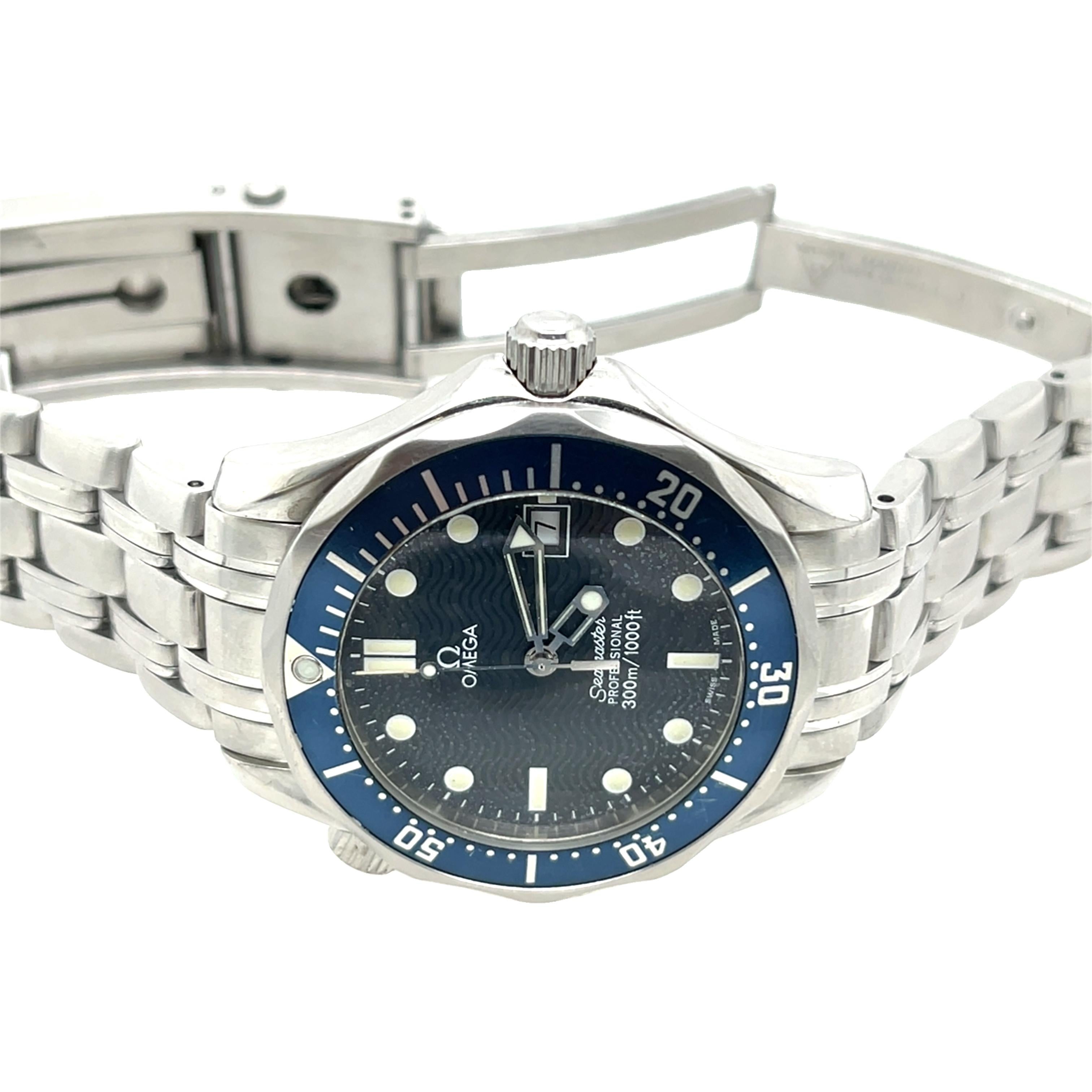 Montre de plongée Omega Seamaster 300M cadran bleu - Icône de la précision suisse 1