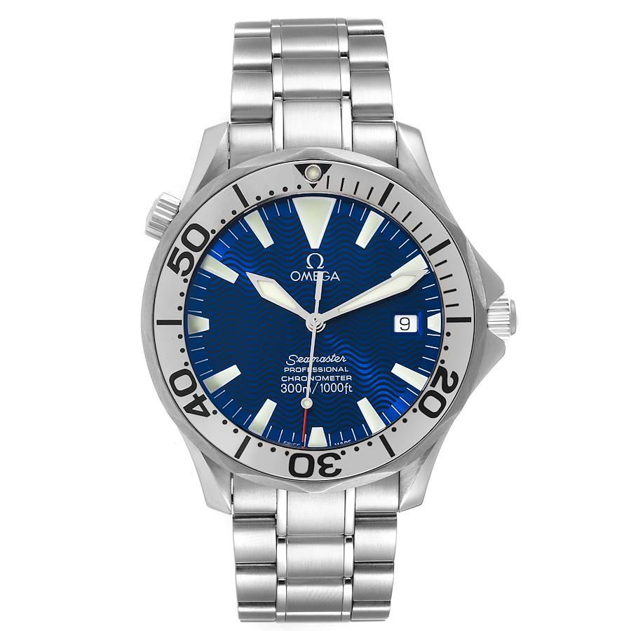Omega Seamaster 300M Blue Dial Steel Montre Homme 2255.80.00. Mouvement automatique à remontage automatique, officiellement certifié chronomètre. Calibre 1120. Boîtier en acier inoxydable de 41.5 mm de diamètre. Logo Omega sur une couronne. Lunette