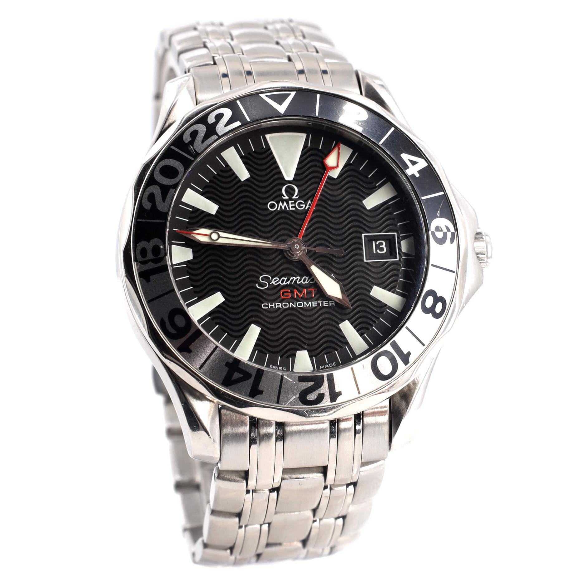 Condizioni: Ottimo. Usura e graffi minori su tutta la cassa e il bracciale.
Accessori: Nessun accessorio
Misure: Dimensione/larghezza della cassa: 41 mm, Altezza orologio: 14 mm, Larghezza cinturino: 20 mm, Circonferenza del polso: 6.5