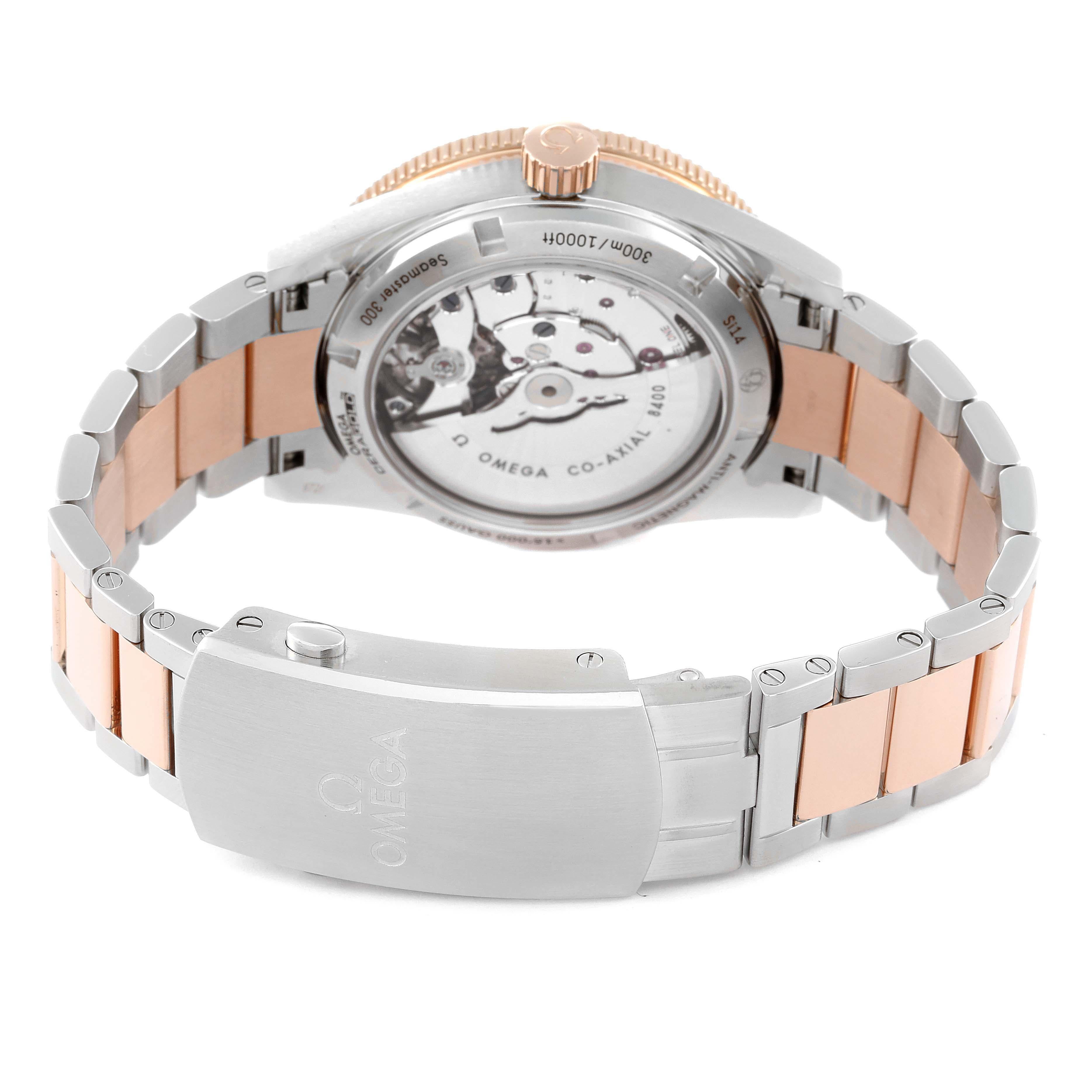 Omega Seamaster 300M Co-Axial Steel Rose Gold Watch 233.20.41,21.01.001 en vente 3