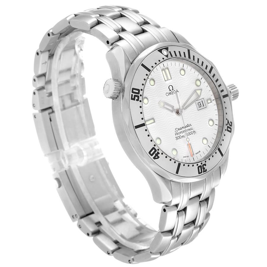 Omega Seamaster 300m Weißes Wellenzifferblatt 41mm Herrenuhr 2542.20.00 im Zustand „Hervorragend“ im Angebot in Atlanta, GA