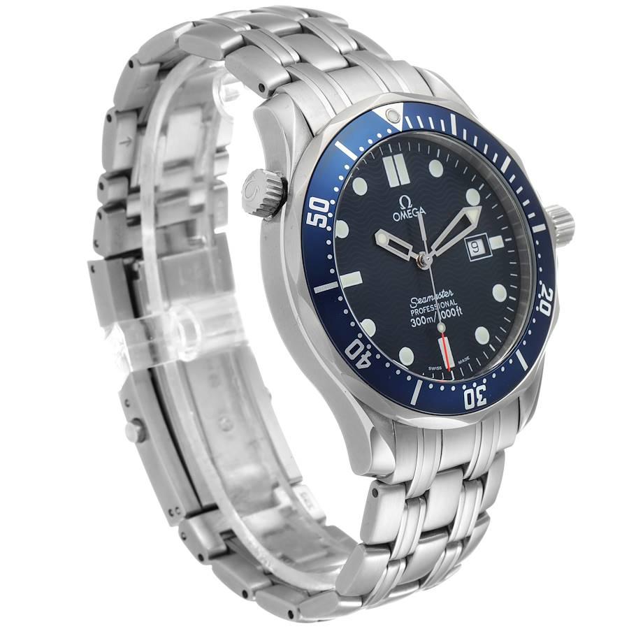 Omega Seamaster James Bond Blue Dial Steel Watch 2541.80.00 Card In Excellent Condition For Sale In Atlanta, GA