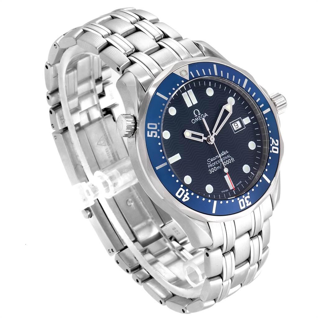 Omega Seamaster James Bond Blue Dial Steel Watch 2541.80.00 In Excellent Condition In Atlanta, GA