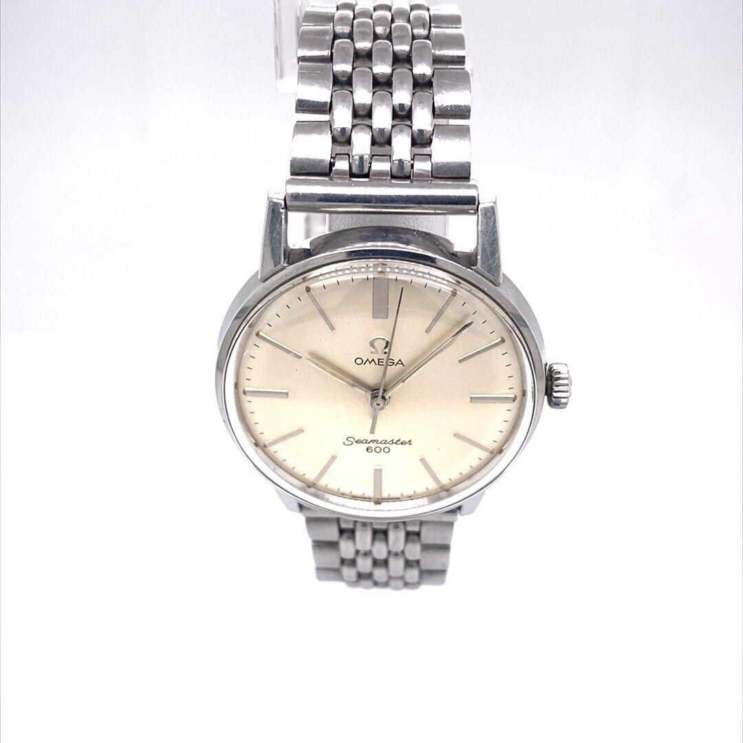 34mm Omega Seamaster 600 Vintage Mechanical
Fully Serviced and in Full Working Condition with Omega copy bracelet. This vintage Omega Seamaster 600 stainless steel wristwatch dates from circa 1965 and is in overall excellent condition. 
The case