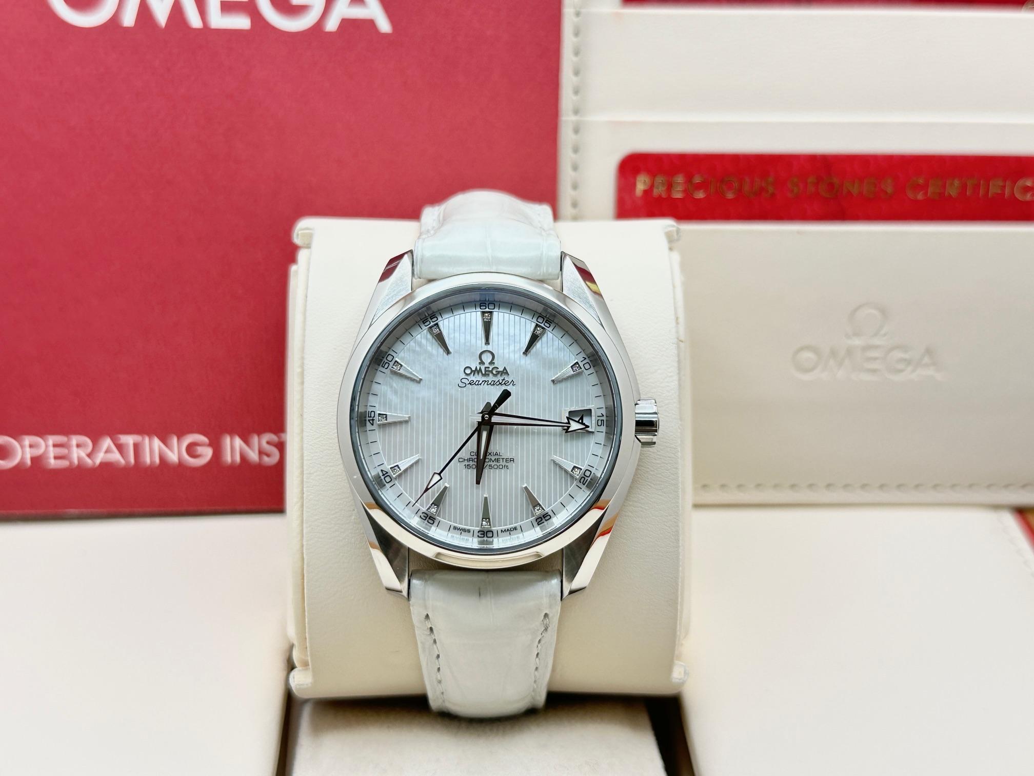 Omega Seamaster Aqua Terra 231.13.39.21.55.001 Acier MOP Diamant Cadran Boîte Papier Excellent état - En vente à San Diego, CA