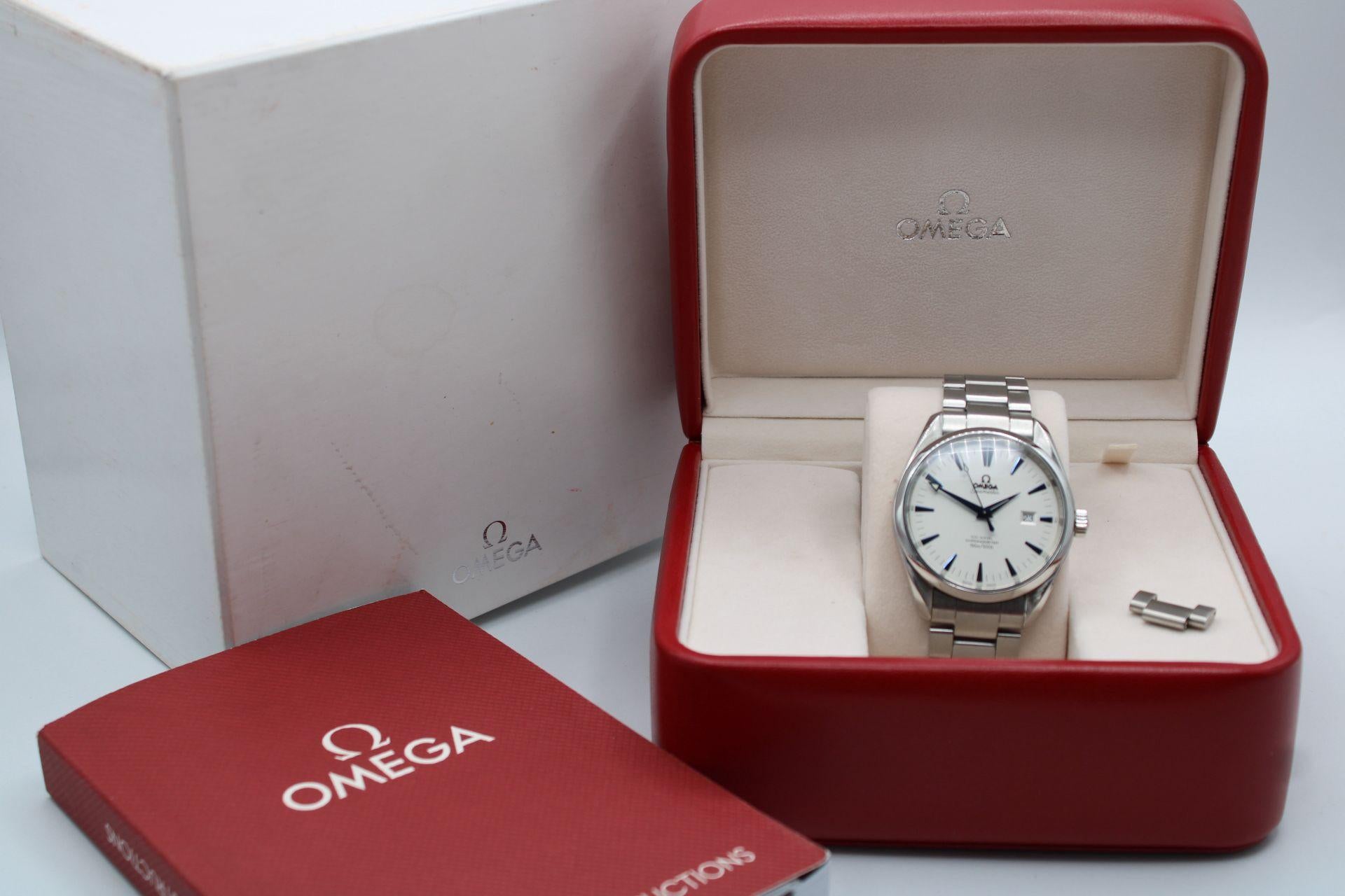 Omega Seamaster Aqua Terra 2502.33.00  Rare 42mm Model  Full Set  2009
A rare and powerful timepiece, the Omega Seamaster Aqua Terra 2502.33.00 stands out thanks to its 42mm case, bold blue markers, and full original set. Known for its larger size