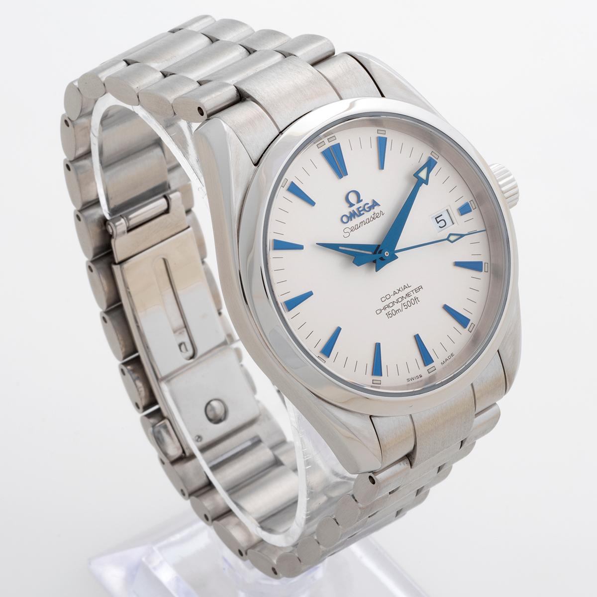 Our Omega Seamaster Aqua Terra with automatic chronometer certified movement, reference 25033300, features a stainless steel 39mm case with stainless steel bracelet and attractive white dial. Presented in outstanding condition with only light signs