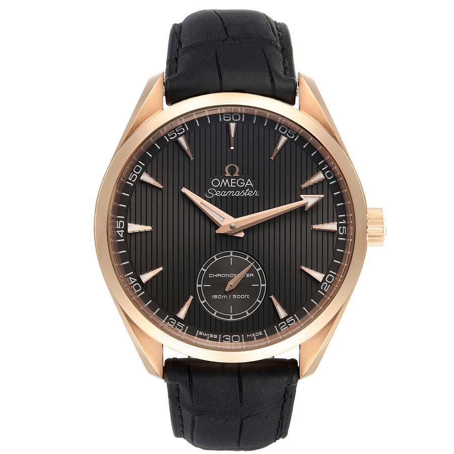 Omega Seamaster Aqua Terra XXL Rose Gold Uhr 231.53.49.10.06.001 Box-Karte. Uhrwerk mit Handaufzug. Rundes Gehäuse aus 18 Karat Roségold mit einem Durchmesser von 49,2 mm. Gehäuseboden aus Saphirglas. Glatte Lünette aus 18 Karat Roségold.