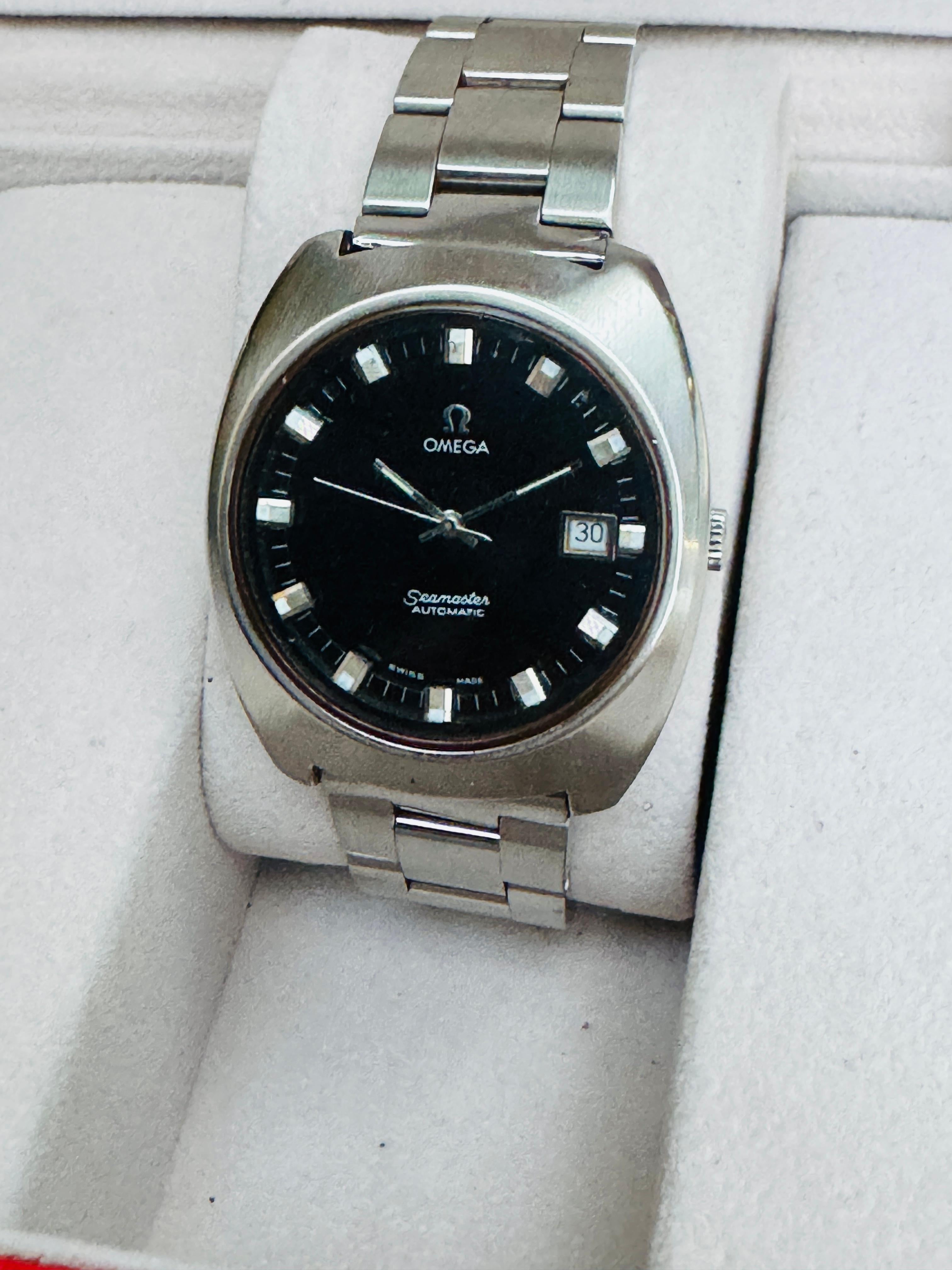 Marke: Omega

Modell: Seamaster

Land der Herstellung: Schweiz

Uhrwerk: Automatik

MATERIAL des Gehäuses: Rostfreier Stahl

Abmessungen: Gehäusebreite: 39 mm. (ohne Krone)

Band Typ : Rostfreier Stahl

Band Zustand: In ausgezeichnetem Zustand, mit