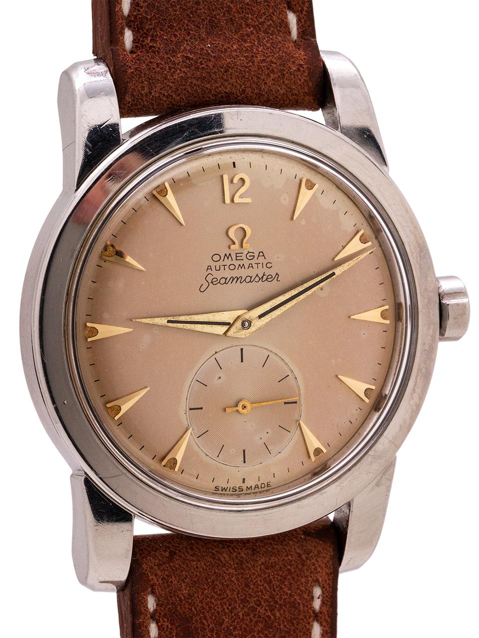 
A great looking vintage man’s Omega Seamaster ref 2576-4. circa 1950’s. Featuring a 34mm stainless steel case with screw down back and signed Omega crown. With gorgeous original warmly patina’d “tropical” dial with gold applied triangular applied