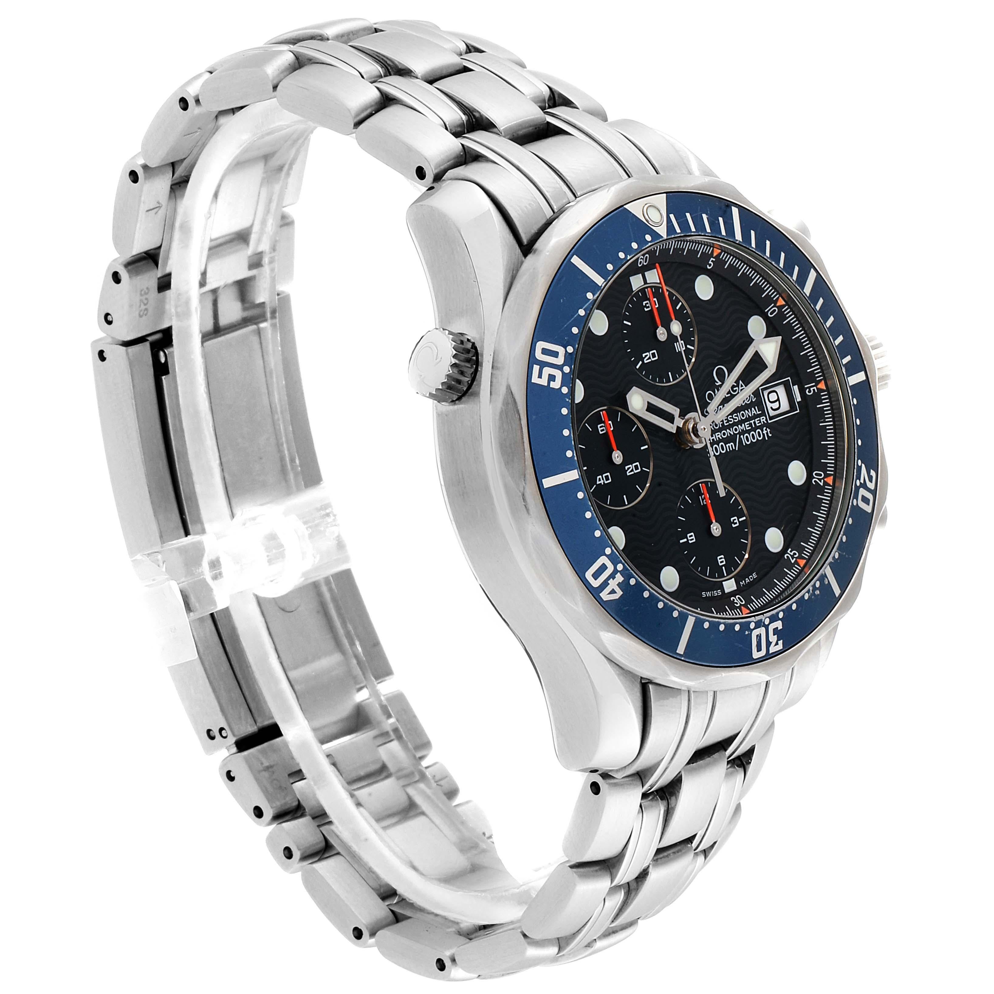 Omega Seamaster Bond Chrono Blue Wave Dial Men’s Watch 2599.80.00 In Excellent Condition For Sale In Atlanta, GA