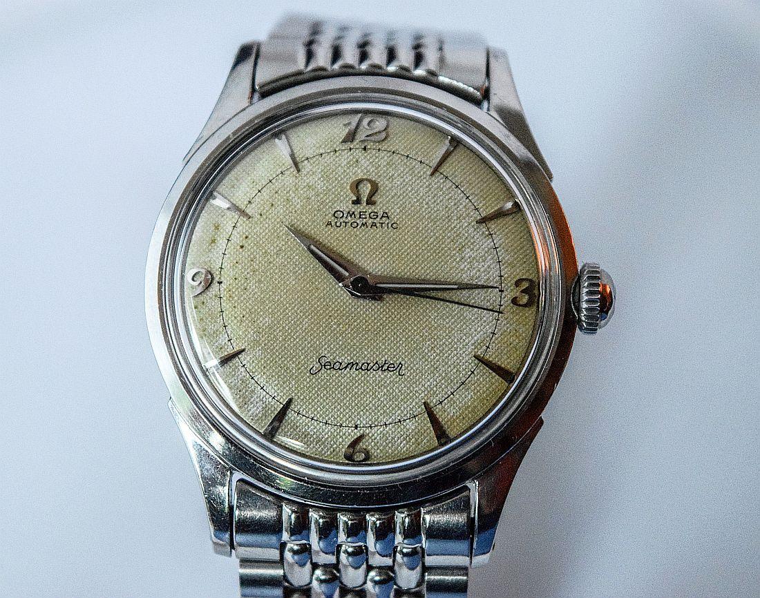 Omega SeaMaster Klappverschluss Automatik original strukturiertes Zifferblatt Stahl mit Reisarmband im Zustand „Gut“ in London, GB