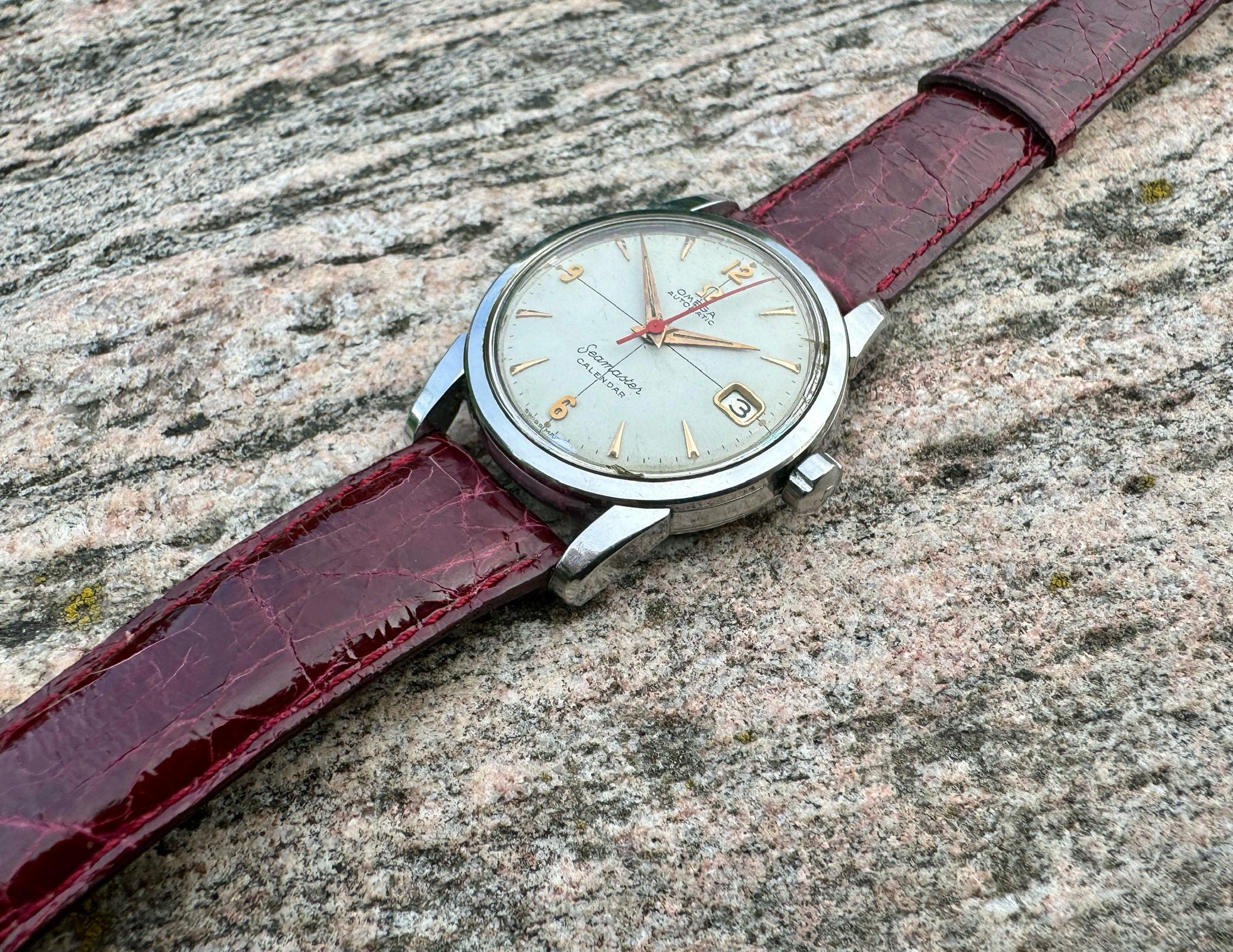 Marke: Omega

Modell: Seamaster Kalender

Referenznummer: 2849 -2SC

Land der Herstellung: Schweiz

Uhrwerk: Automatik

MATERIAL des Gehäuses: Rostfreier Stahl

Abmessungen: Gehäusebreite: 34 mm. (ohne Krone)

Band Typ : Kalbsleder mit markierter