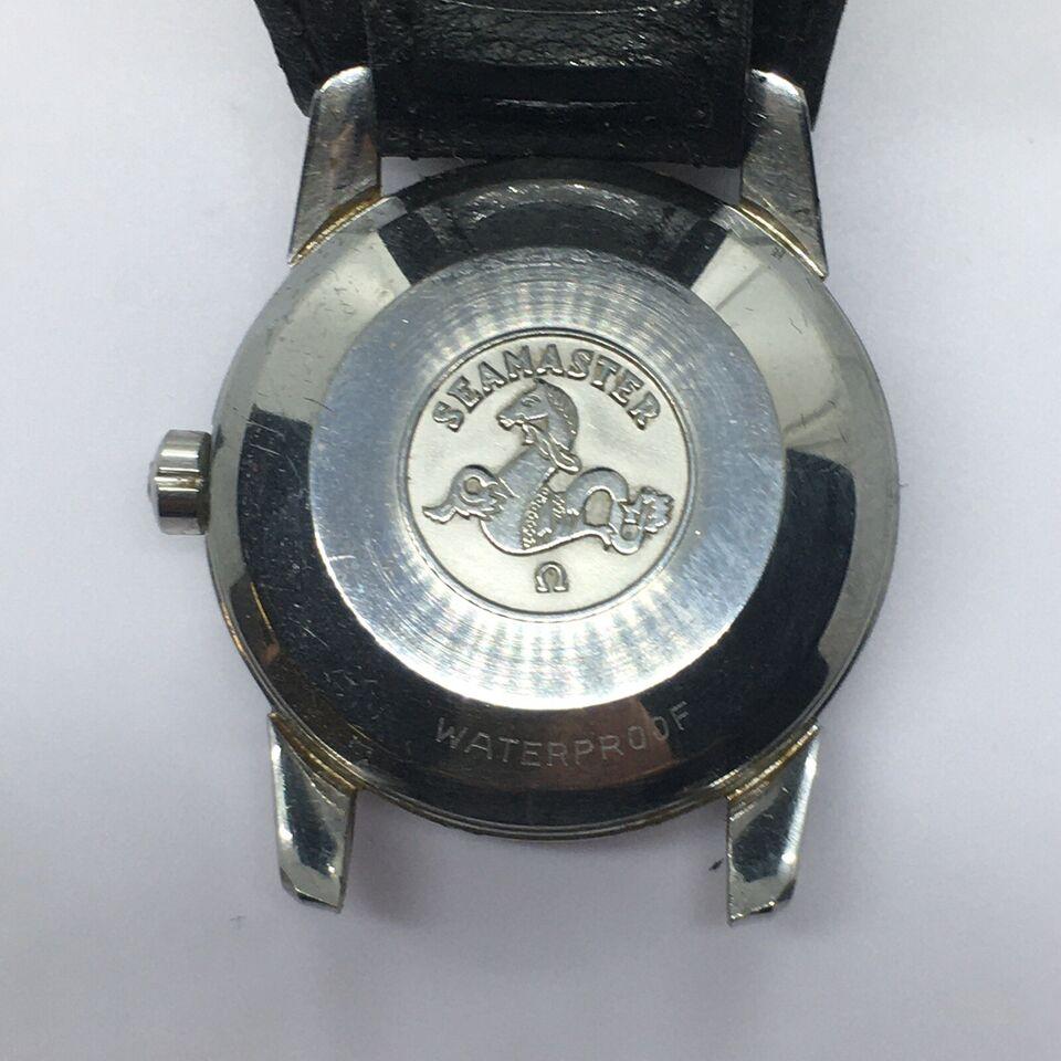 Omega Seamaster Calendar Vintage Stainless 34mm Case 2849 Automatic Wrist Watch Bon état - En vente à Santa Monica, CA