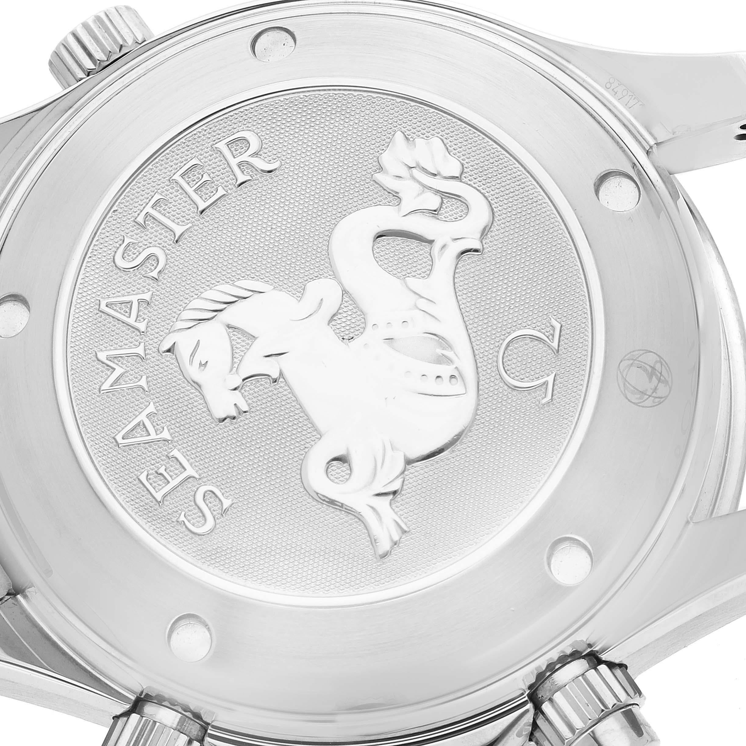 Omega Montre Seamaster avec chronographe en acier et cadran noir, pour hommes 213.30.42.40.01.001 en vente 4