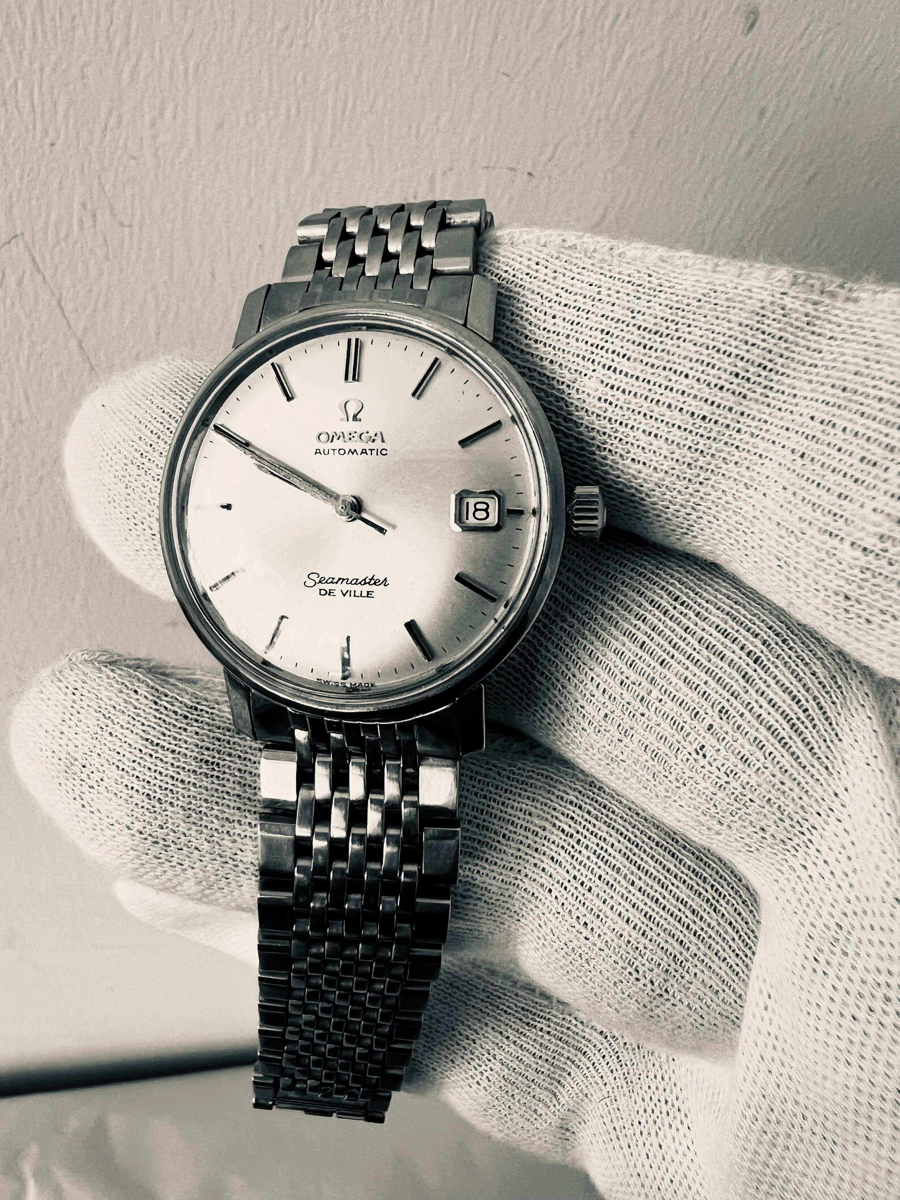 Omega Seamaster Deville With Date ca' 1960's In Good Condition For Sale In Saint Petersburg, FL