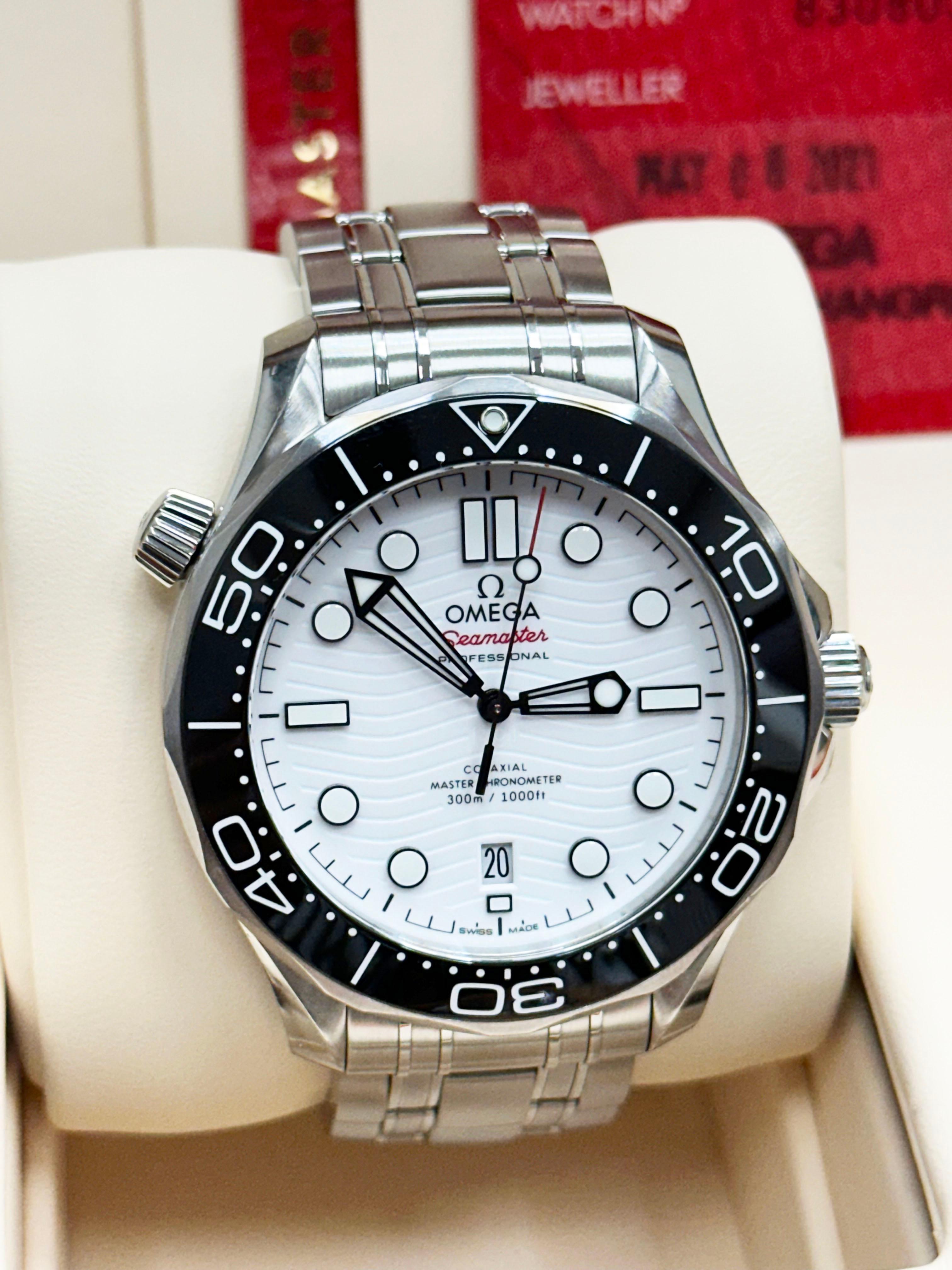 Omega Seamaster Diver 210.30.42.20.04.001 White Dial Black Bezel Steel Box Paper 5