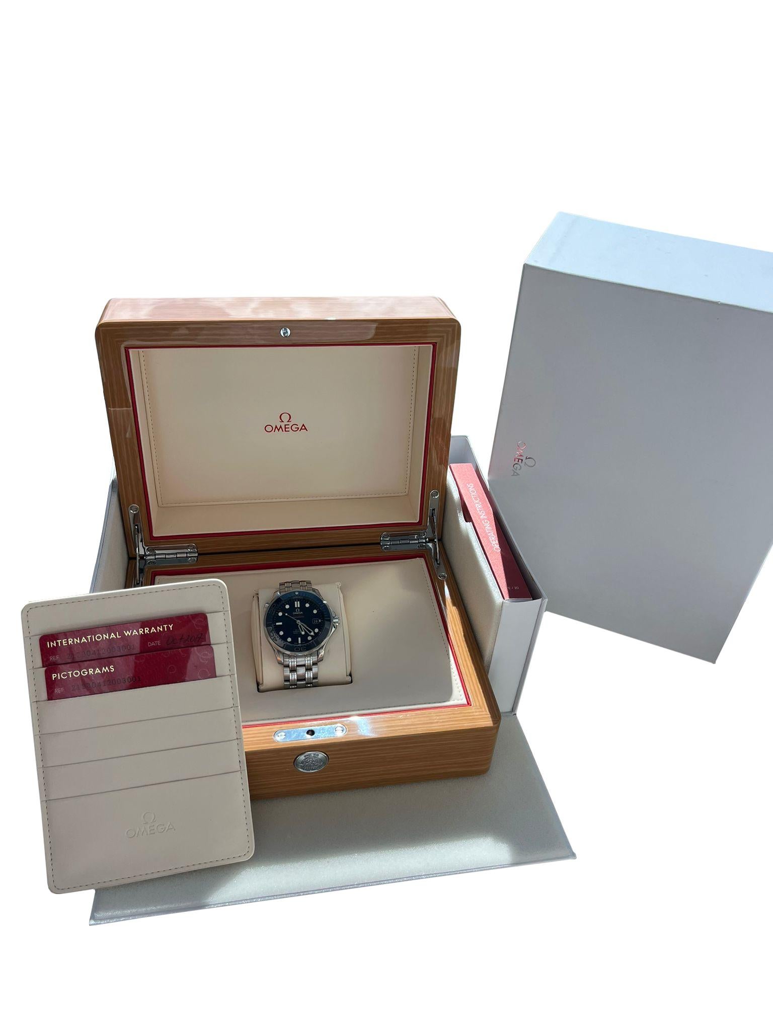 OMEGA’s sporty Seamaster collection is a tribute to the brand’s maritime legacy. This exquisite example of our renowned watchmaking pays homage to OMEGA’s dive watch heritage and our adventurous pioneering spirit. This model features a blue dial