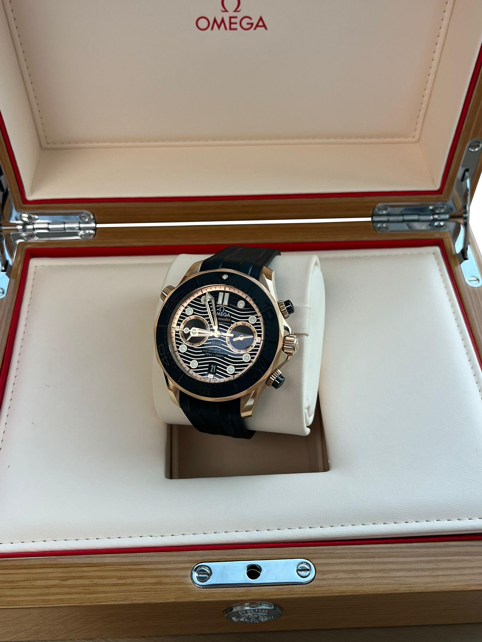 Omega Seamaster Diver 300m 44mm Co-Axial Master Chronometer 210.62.44.51.01.001 For Sale 5