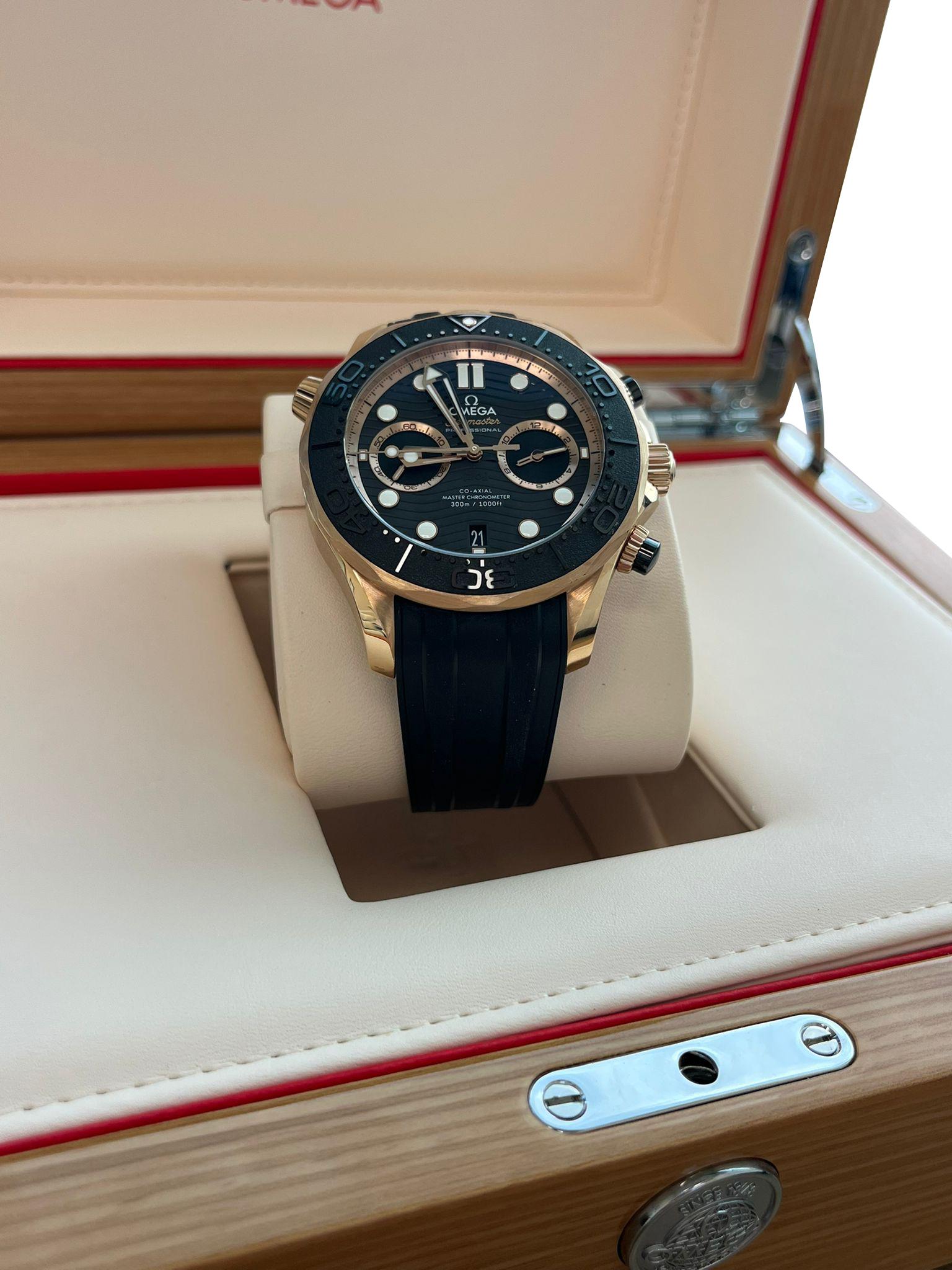 Omega Seamaster Diver 300m 44mm Co-Axial Master Chronometer 210.62.44.51.01.001 For Sale 7