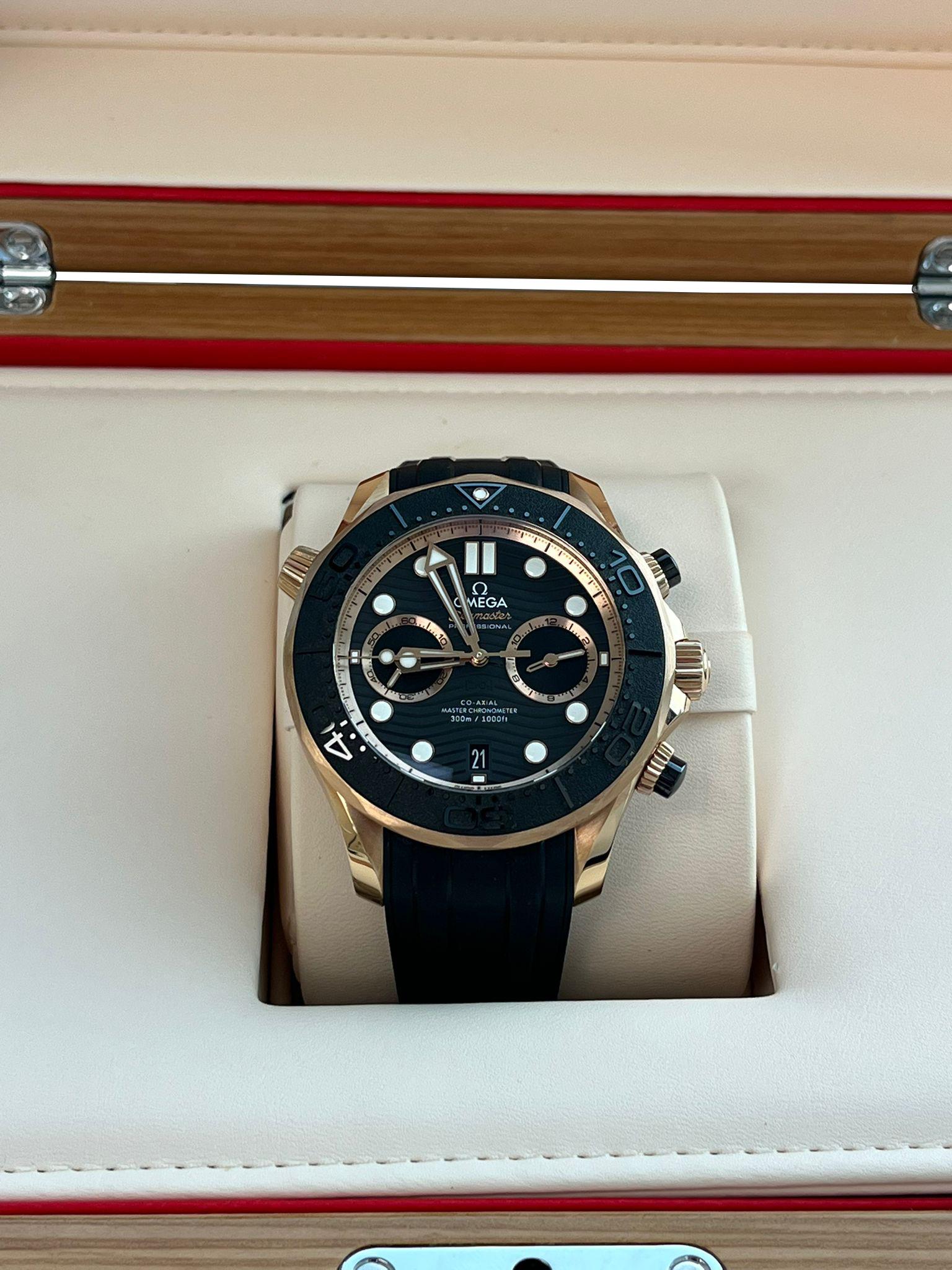 Women's or Men's Omega Seamaster Diver 300m 44mm Co-Axial Master Chronometer 210.62.44.51.01.001 For Sale