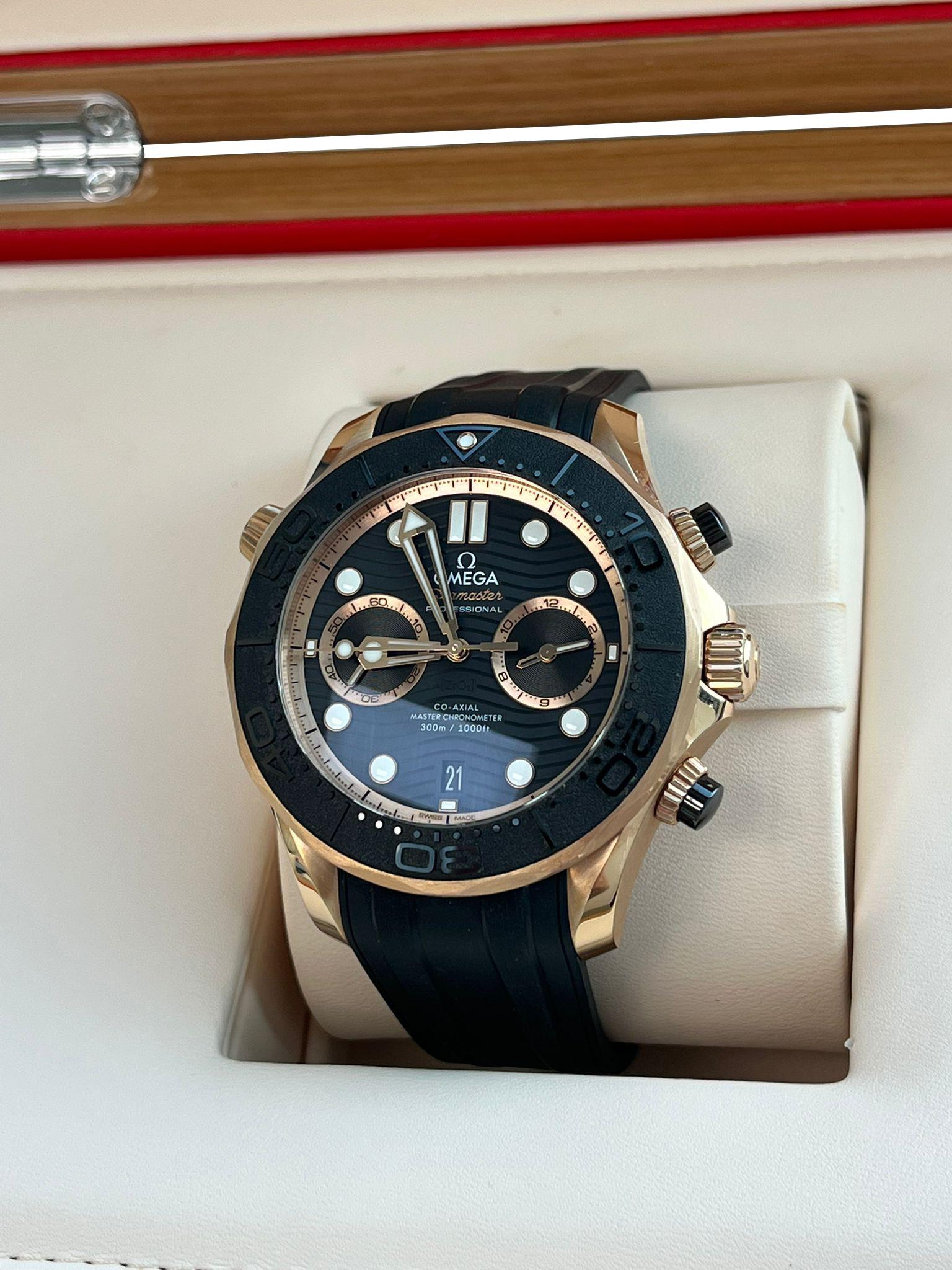 Omega Seamaster Diver 300m 44mm Co-Axial Master Chronometer 210.62.44.51.01.001 For Sale 3