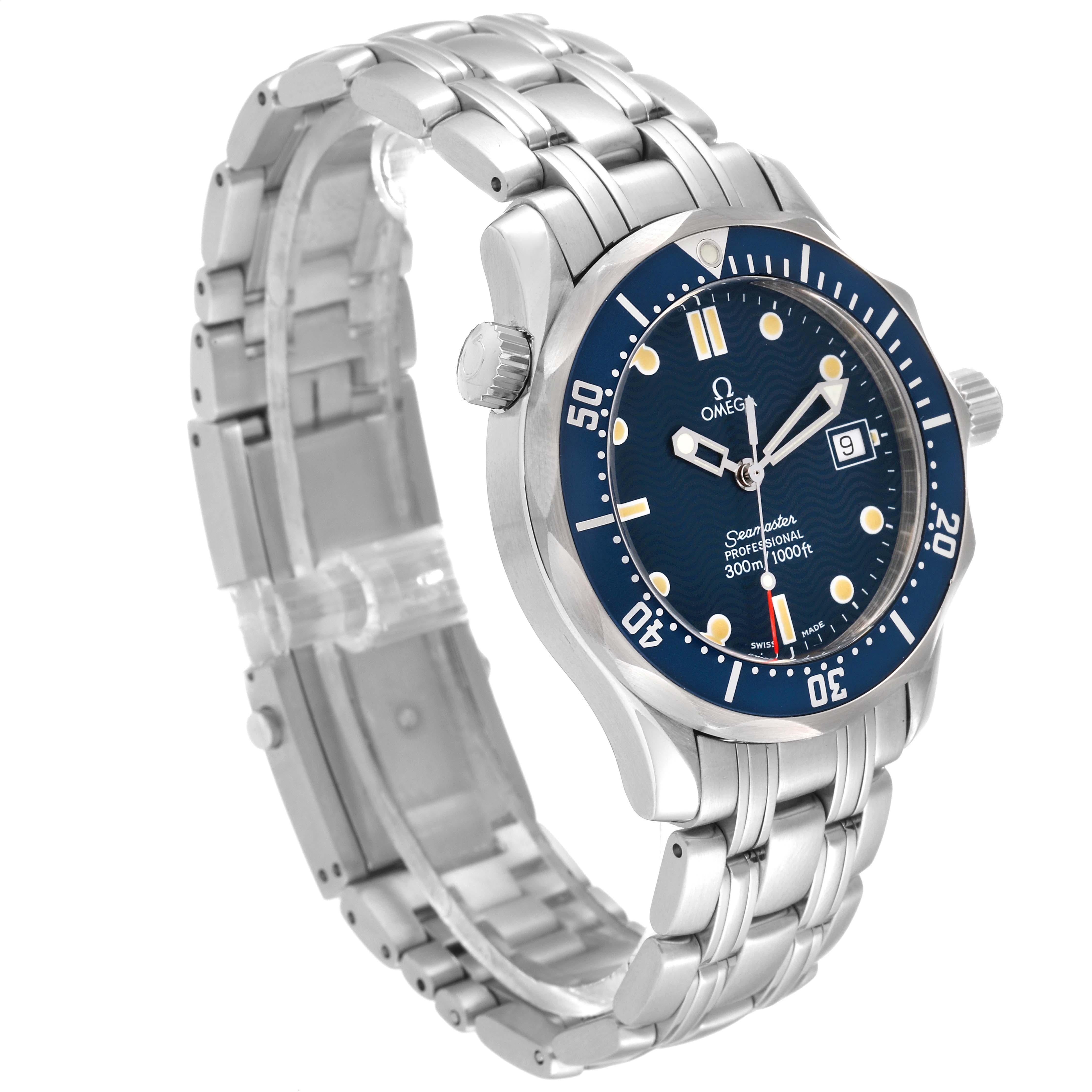 Omega Seamaster Diver 300M Midsize Quartz Steel Mens Watch 2561.80.00 In Excellent Condition In Atlanta, GA