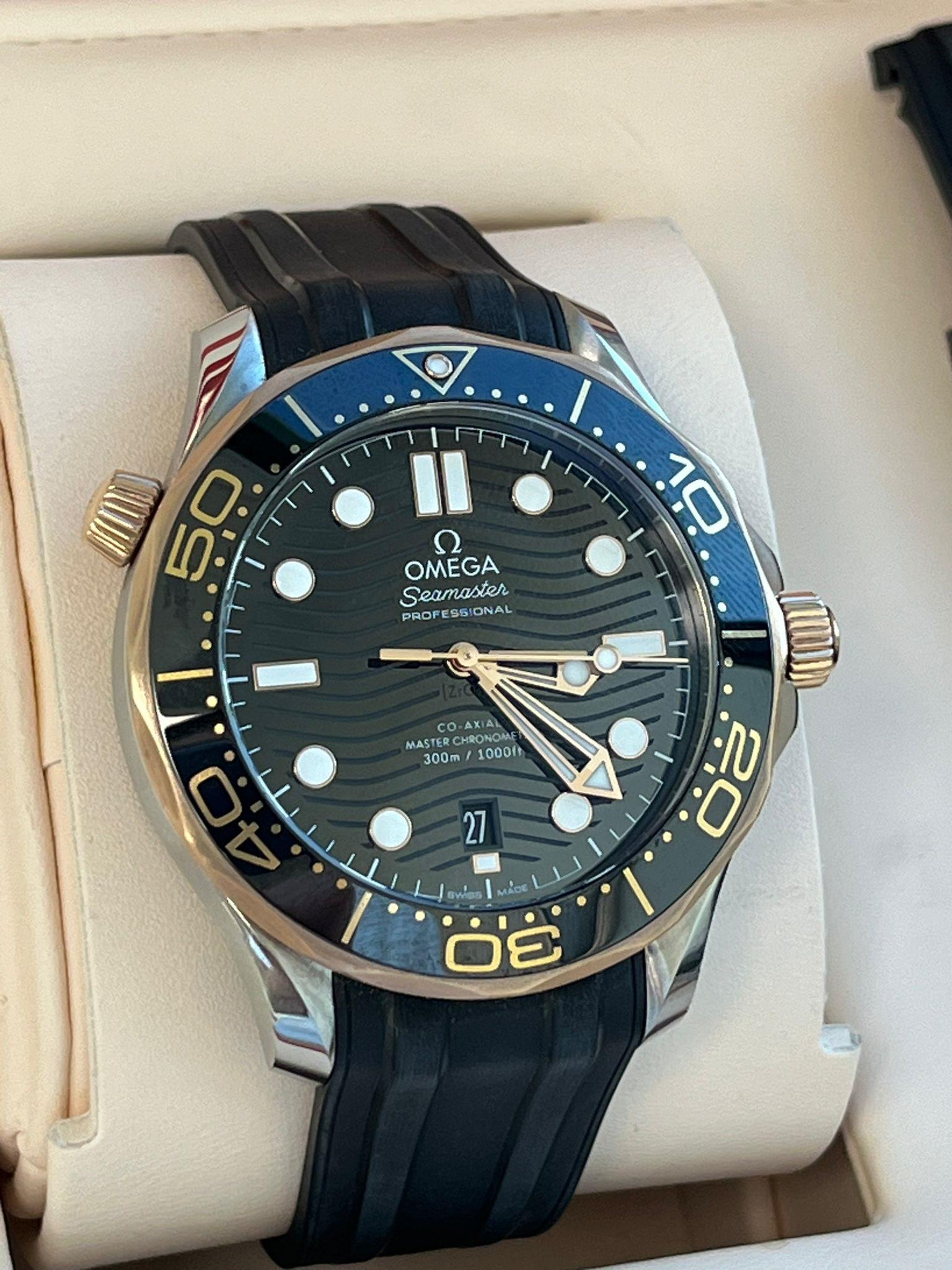 Omega Seamaster Diver 300M Acero Oro Amarillo Correa de caucho 210.22.42.20.01.002 en Bueno Estado en Aventura, FL