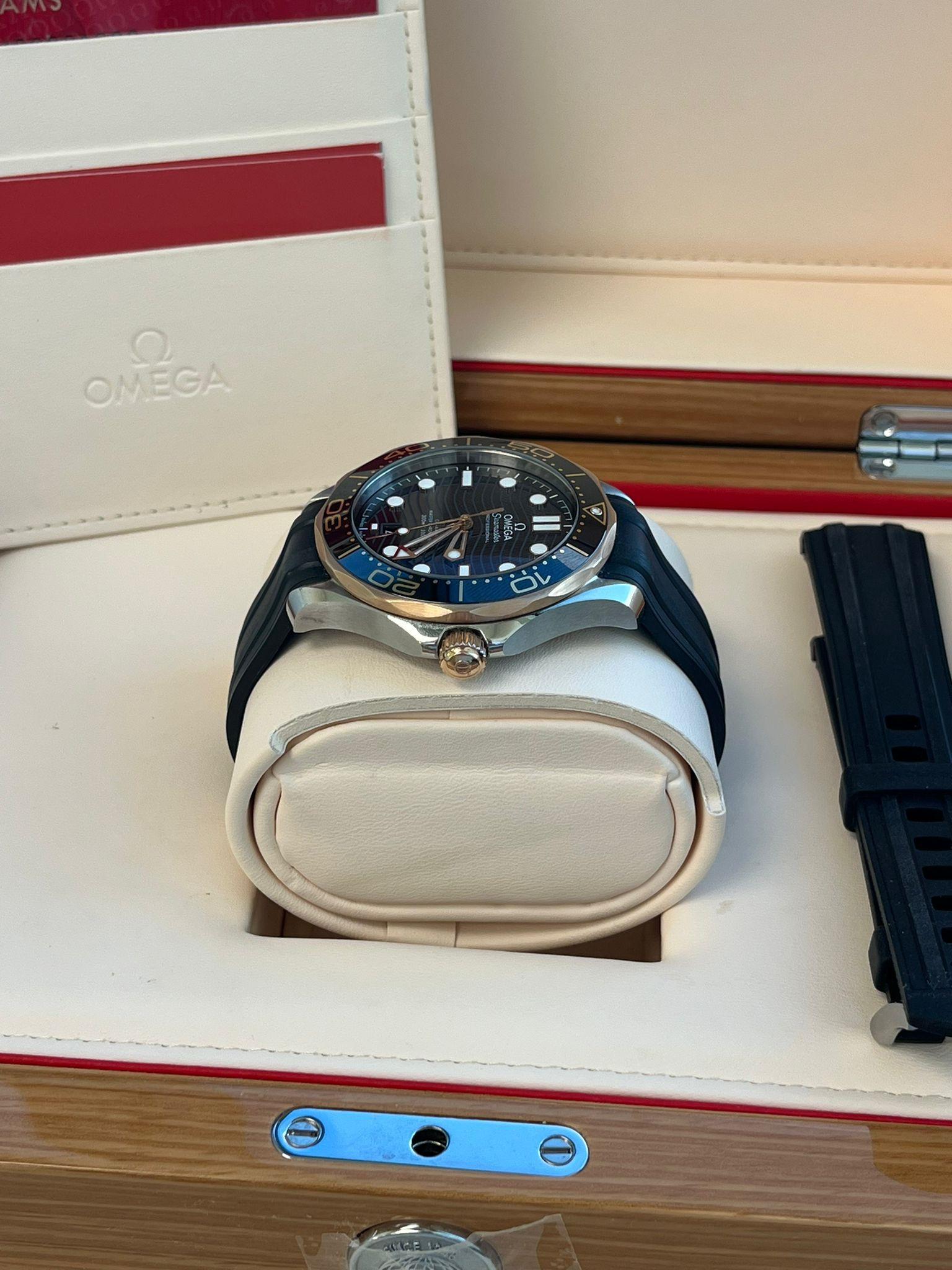 Omega Seamaster Diver 300M Acero Oro Amarillo Correa de caucho 210.22.42.20.01.002 2