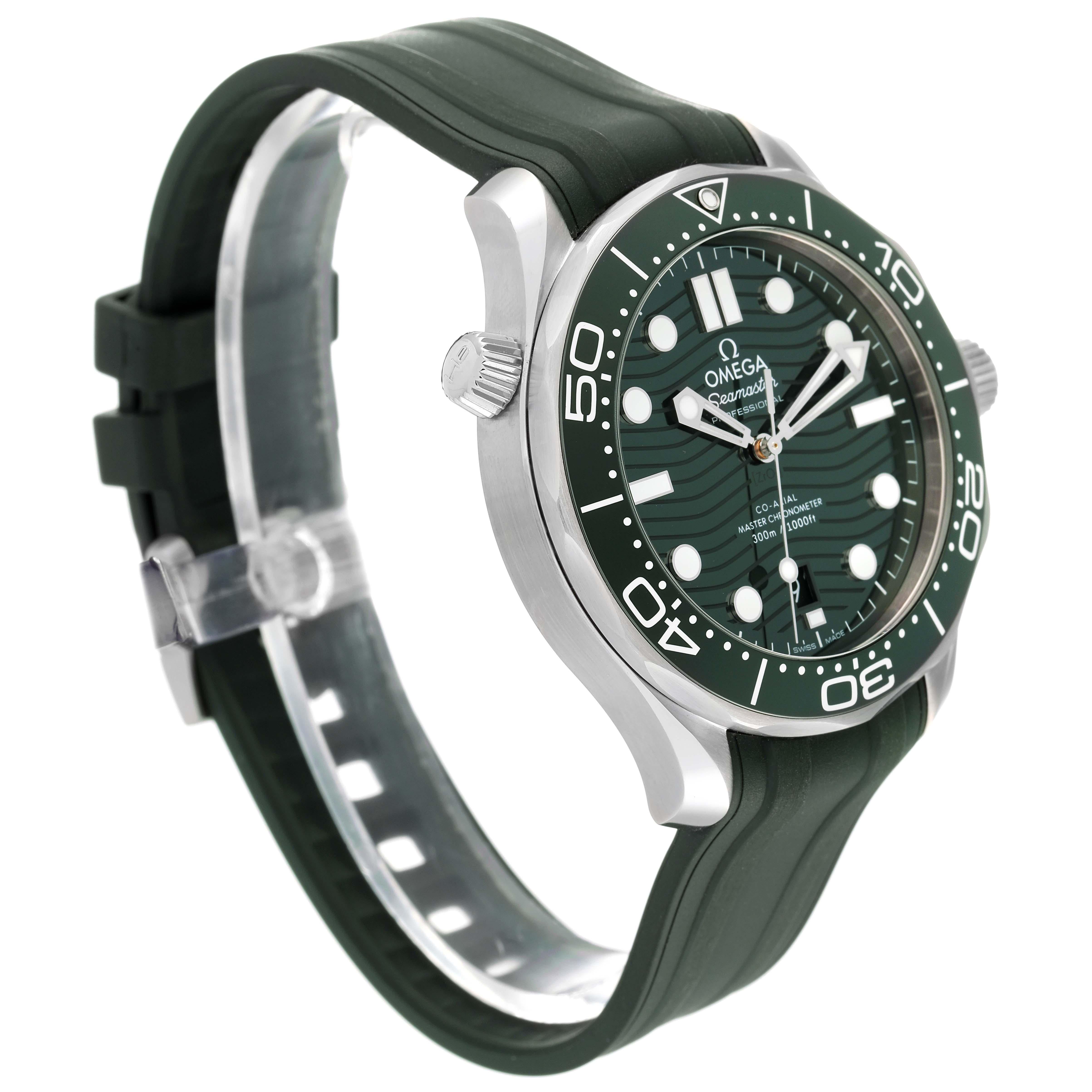 Omega Seamaster Diver Master Chronometer Mens Watch 210.32.42.20.10.001 Unworn In Excellent Condition In Atlanta, GA