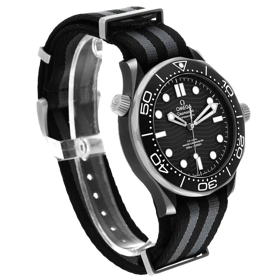 Omega Seamaster Diver Master Chronometer Watch 210.92.44.20.01.002 Unworn Excellent état - En vente à Atlanta, GA