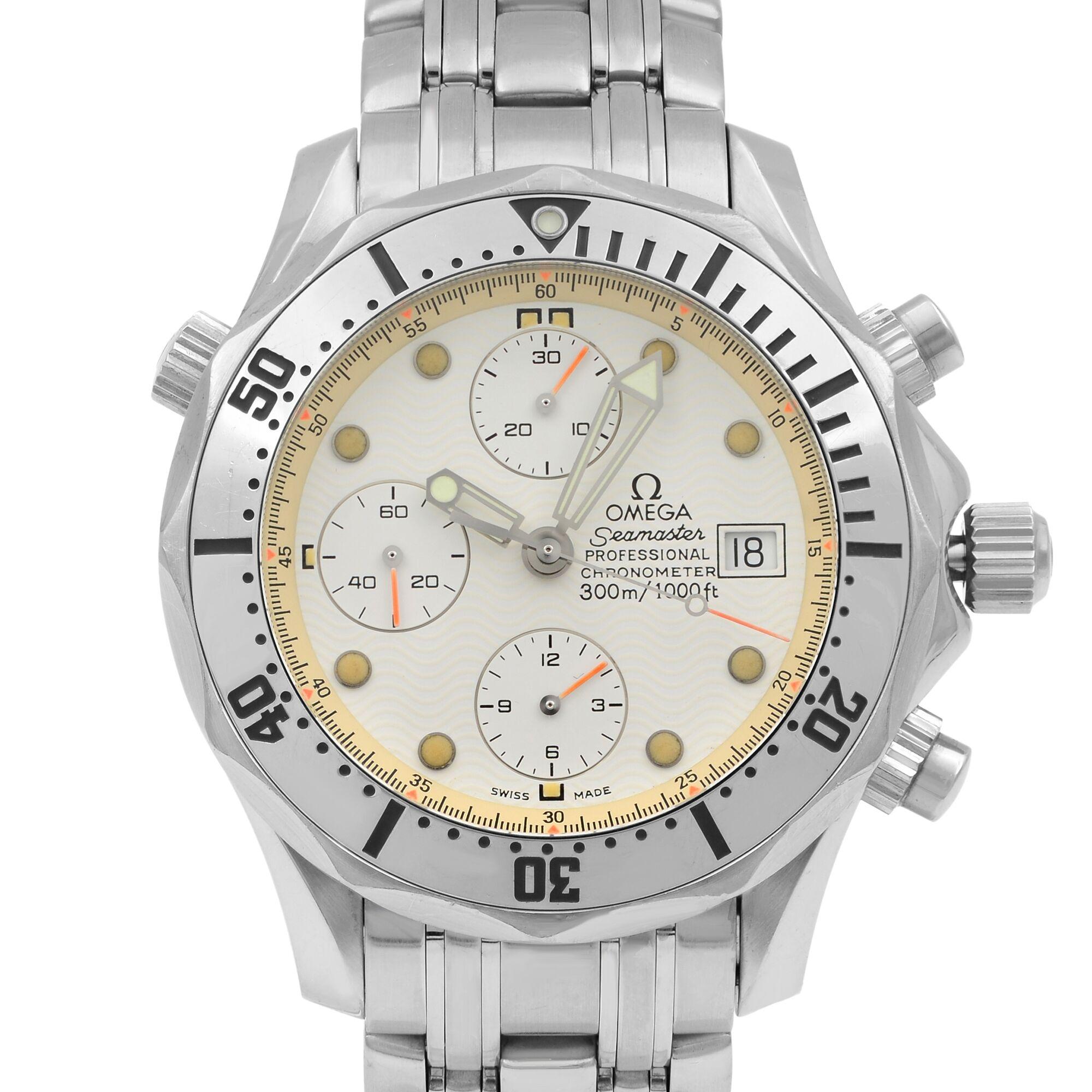 This pre-owned Omega Seamaster  2598.20.00 is a beautiful men's timepiece that is powered by an automatic movement which is cased in a stainless steel case. It has a round shape face, chronograph, small seconds subdial dial and has hand dots style