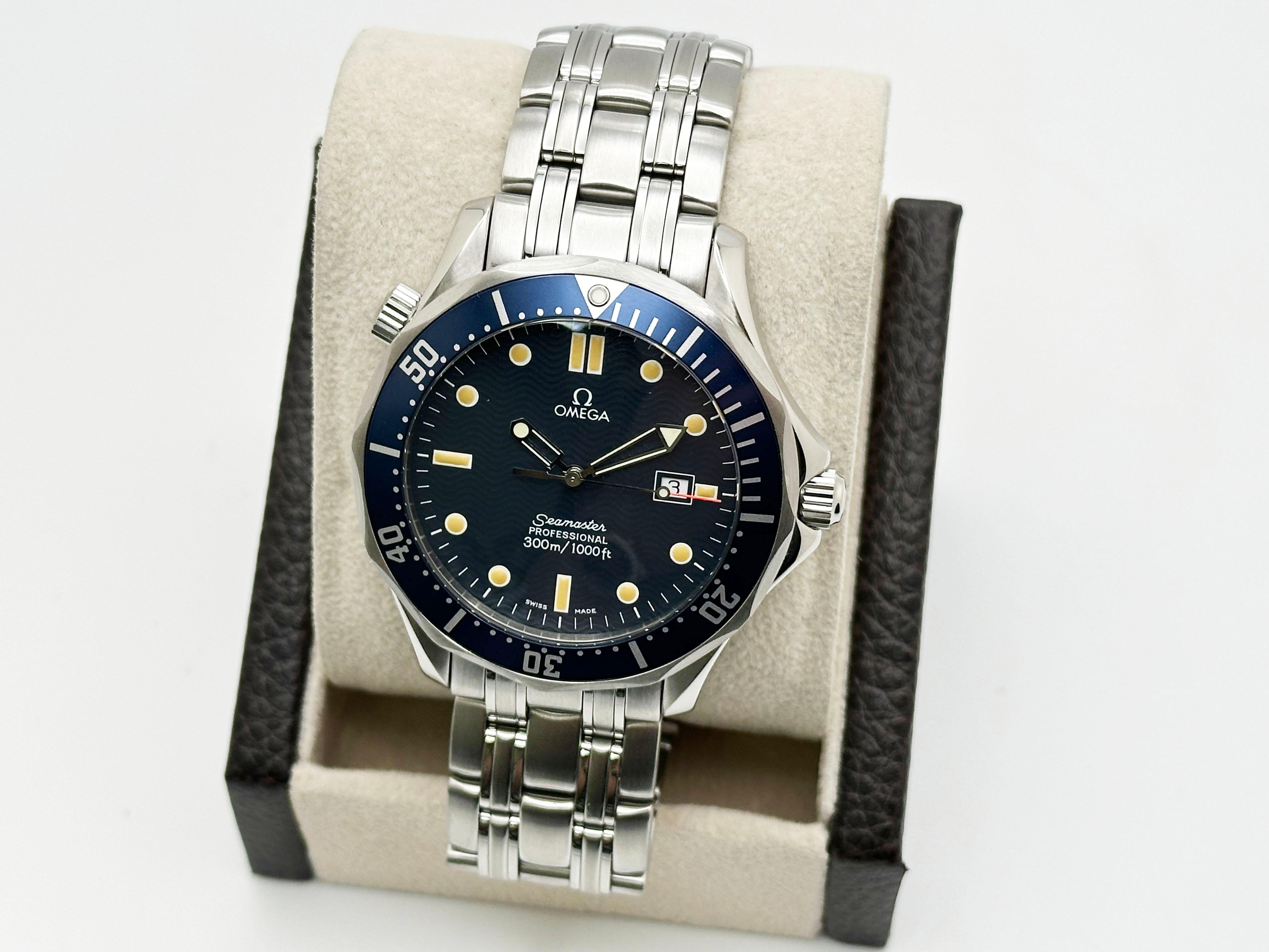 Omega Seamaster Golden Eye James Bond 2541.80.00 Blue Dial Stainless Steel 41mm Excellent état - En vente à San Diego, CA