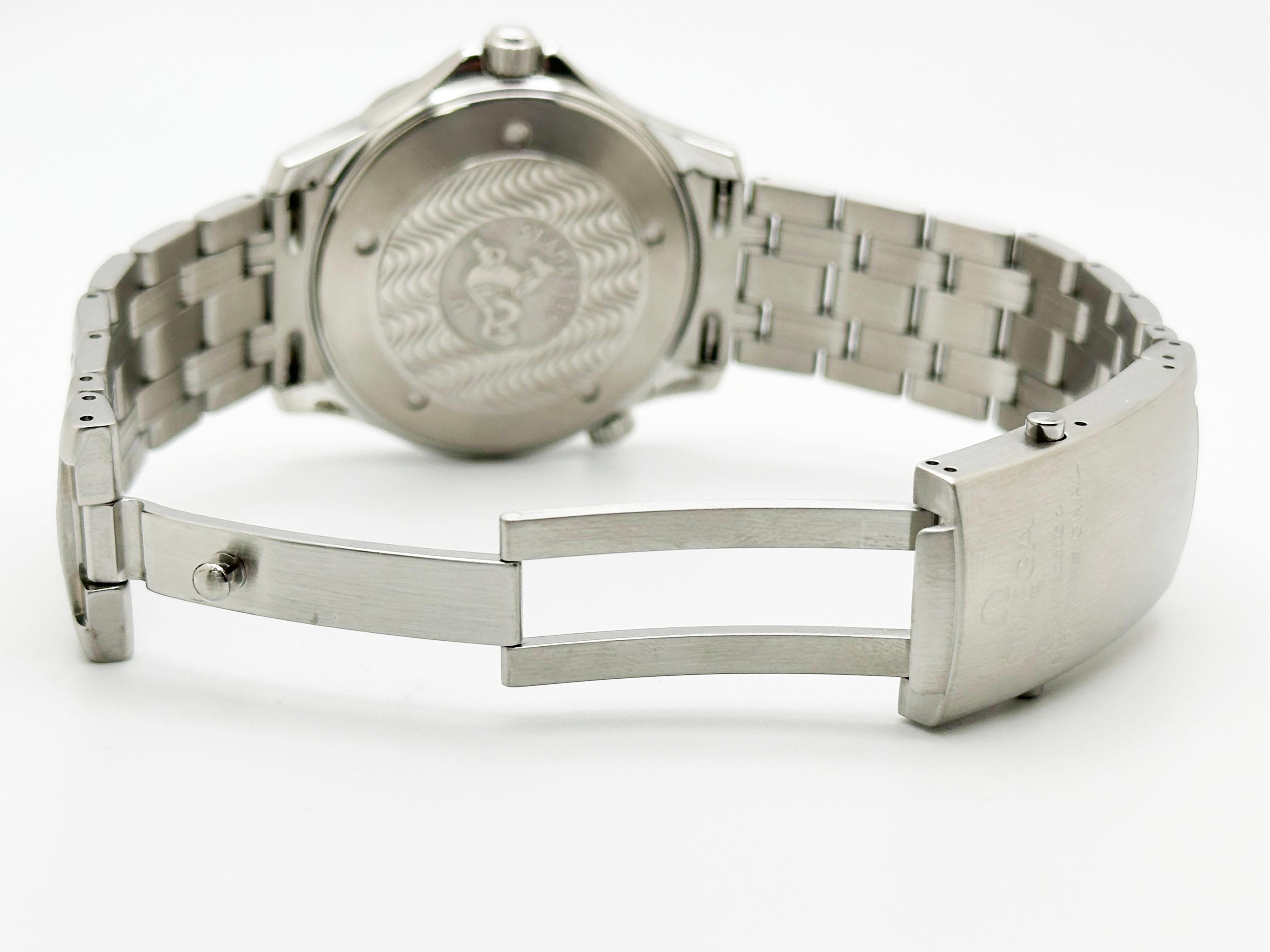 Omega Seamaster Golden Eye James Bond 2541.80.00 Blue Dial Stainless Steel 41mm en vente 4