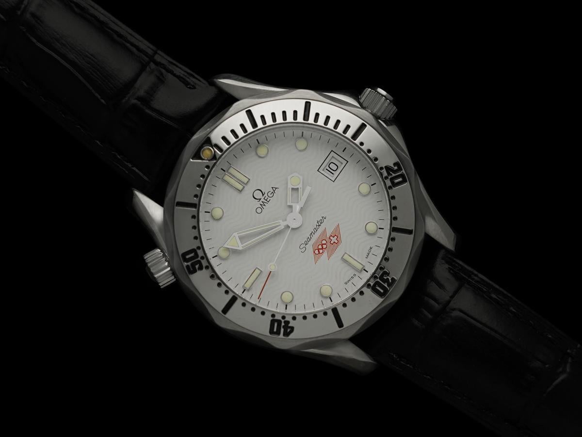 NAMED ONE OF WATCHPRO MAGAZINE’S “HOT 100” - THE TOP 100 INFLUENCERS OF THE U.S. WATCH INDUSTRY. HOW CAN WE SERVE YOU? 

We’re new to offering our carefully curated collection on 1stDibs, but we have sold over 10,000 fine watches and exceptionally