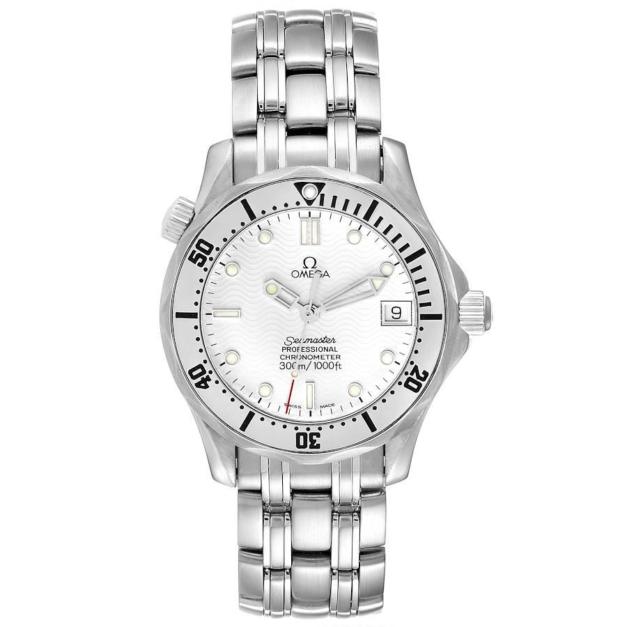 Omega Seamaster Midsize Stahl weißes Zifferblatt Uhr 2552.20.00 Karte. Automatisches Uhrwerk mit Selbstaufzug. Gehäuse aus Edelstahl mit einem Durchmesser von 36,25 mm. Omega-Logo auf einer Krone. Einseitig drehbare Lünette aus rostfreiem Stahl.