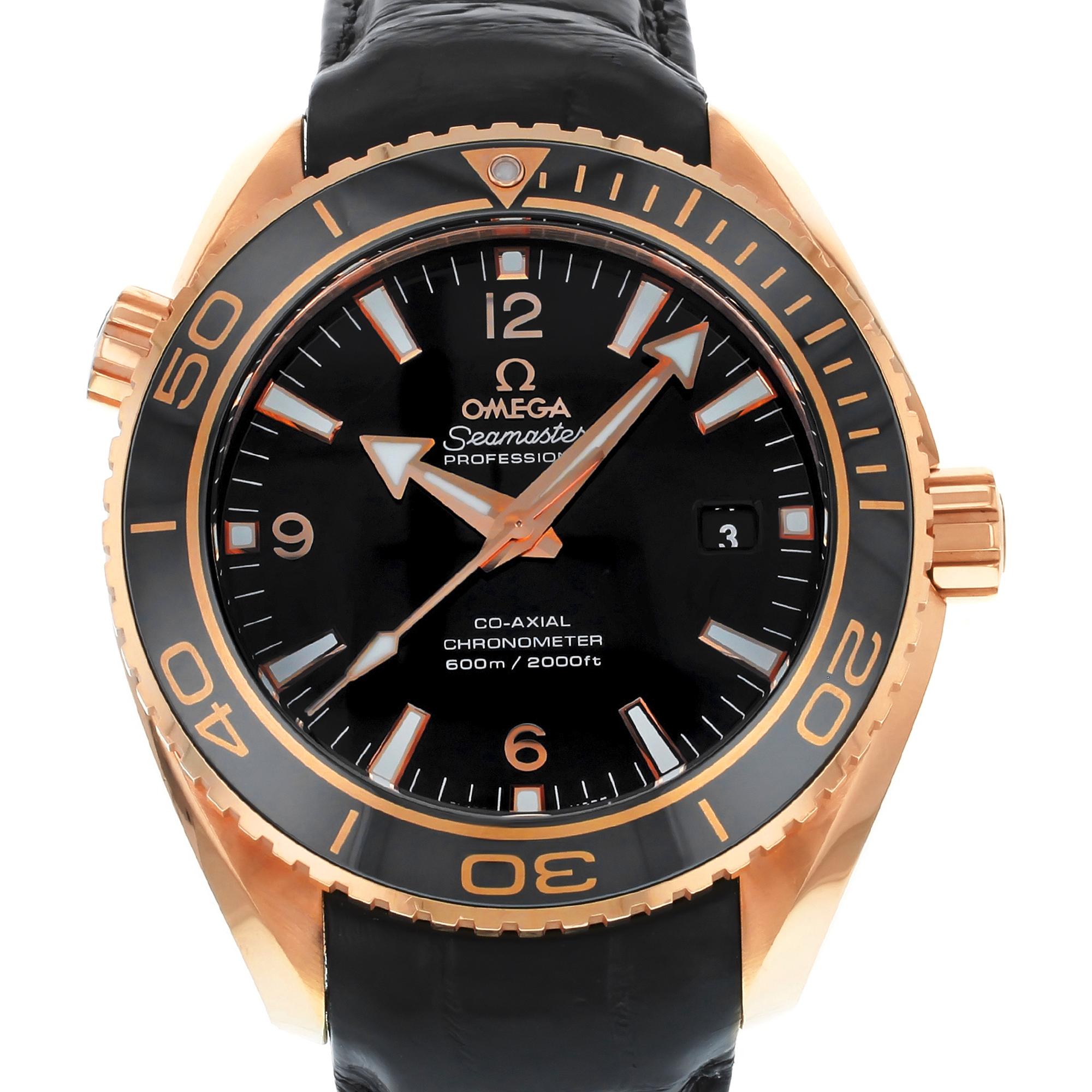 This display model Omega Seamaster 232.63.46.21.01.001 is a beautiful men's timepiece that is powered by mechanical (automatic) movement which is cased in a rose gold case. It has a round shape face, date indicator dial and has hand sticks style
