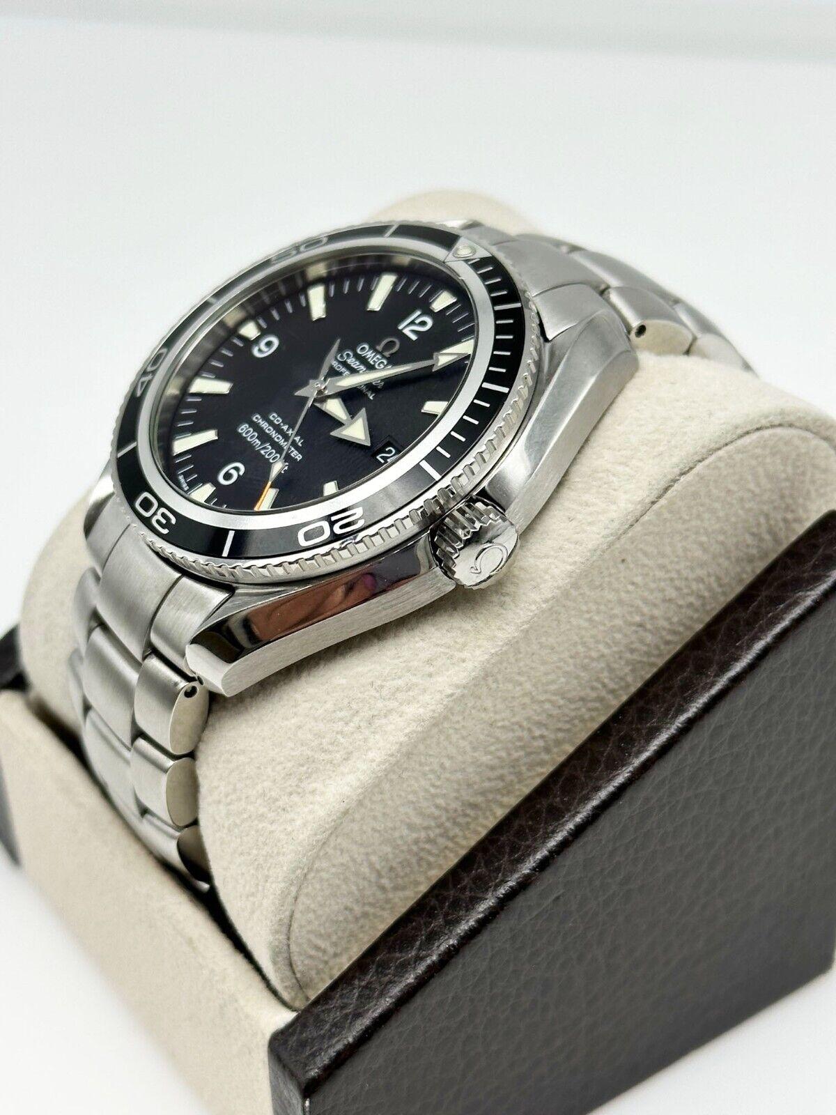 Omega Seamaster Planet Ocean 2201.50.00 Cadran noir Lunette Acier inoxydable Excellent état à San Diego, CA
