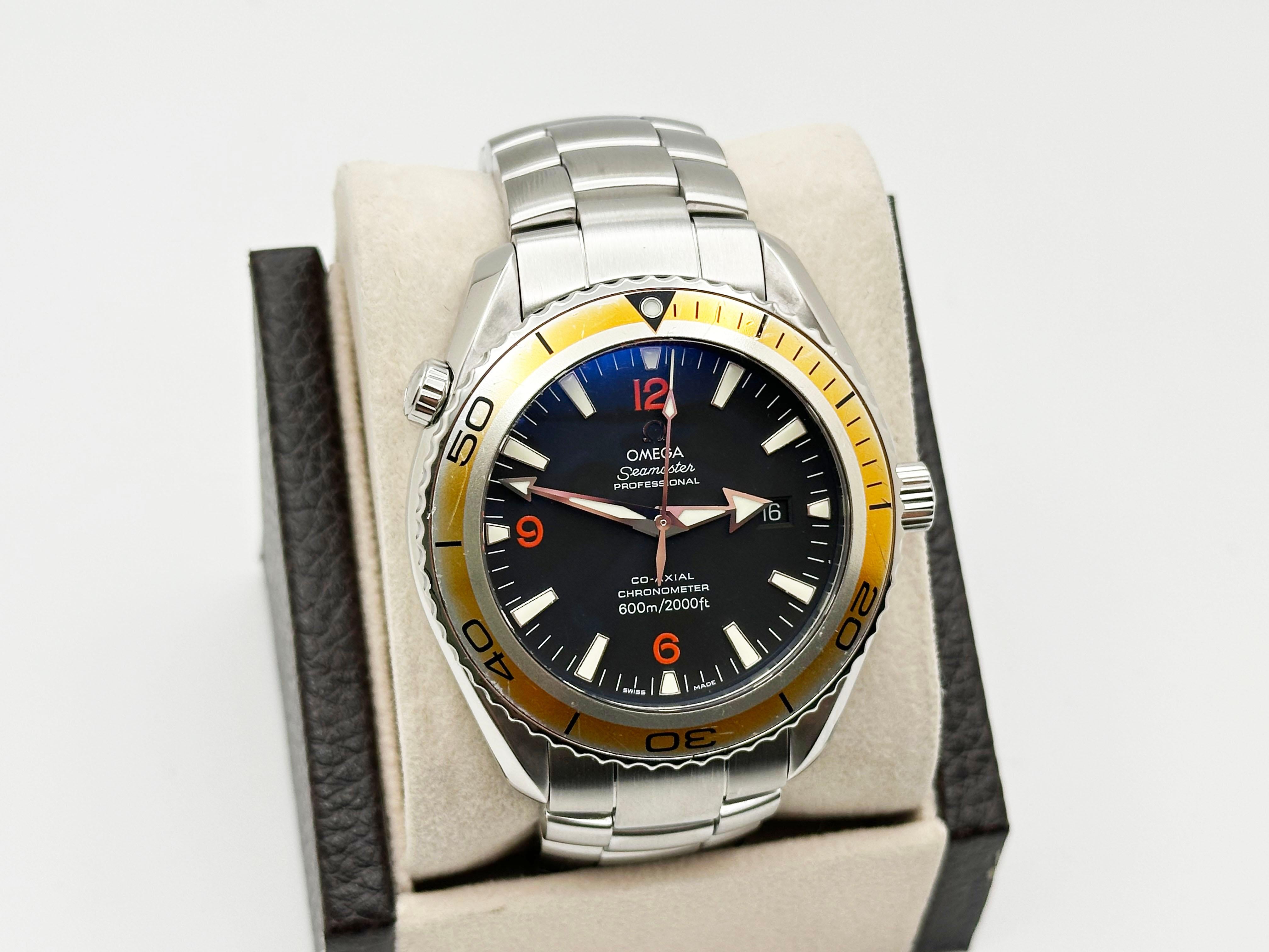 Stilnummer: 2909.50.83

 

Modell: Omega Seamaster Planet Ocean 

 

MATERIAL des Gehäuses: Rostfreier Stahl 

 

Band: Rostfreier Stahl 

 

Lünette: Orange 

 

Wählen:  Schwarz 

 

Gesicht: Saphirglas 

 

Gehäusegröße: 42mm 

 

Enthält: