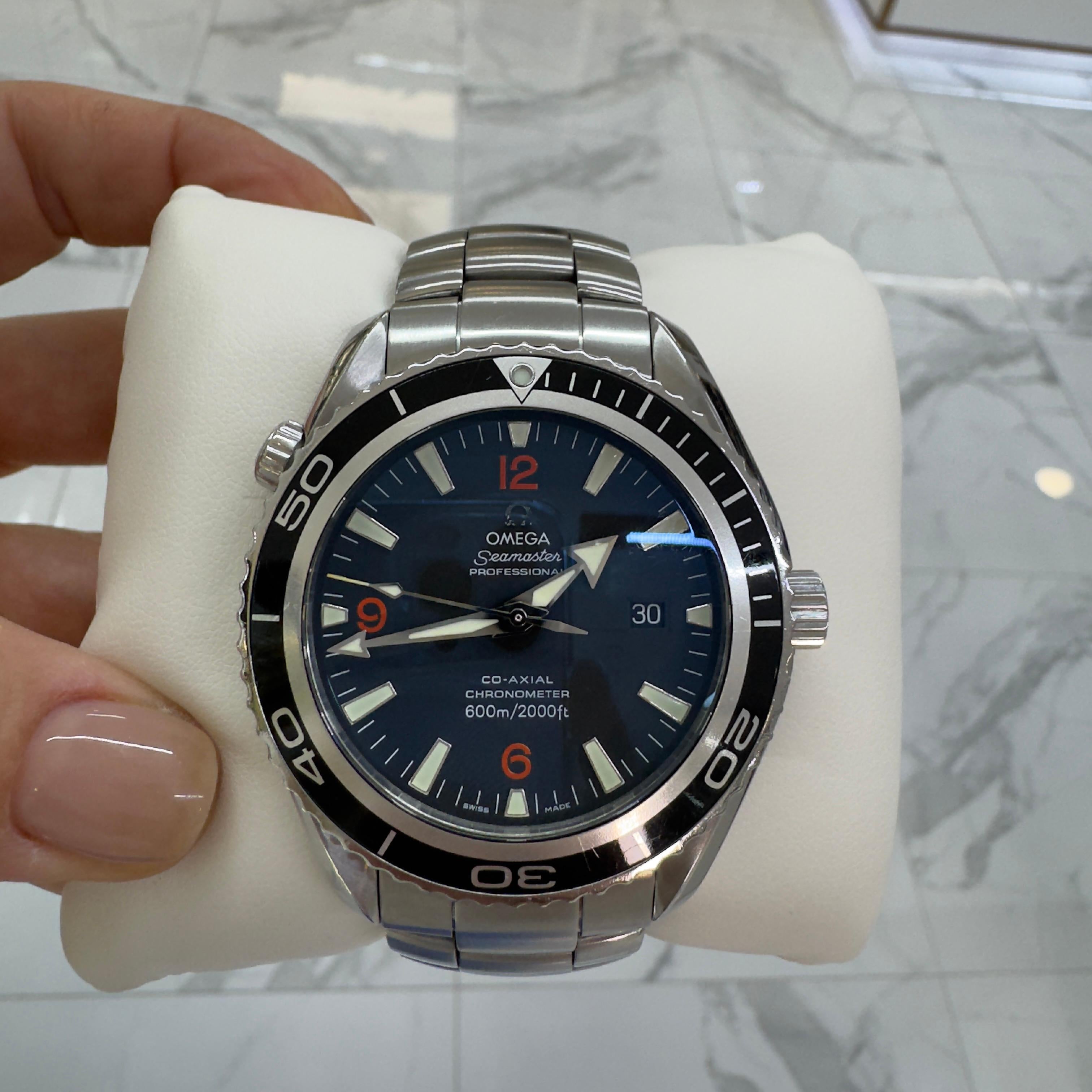 Omega Seamaster Planet Ocean 42MM 2201.51 Stainless Steel Men’s Watch For Sale 4