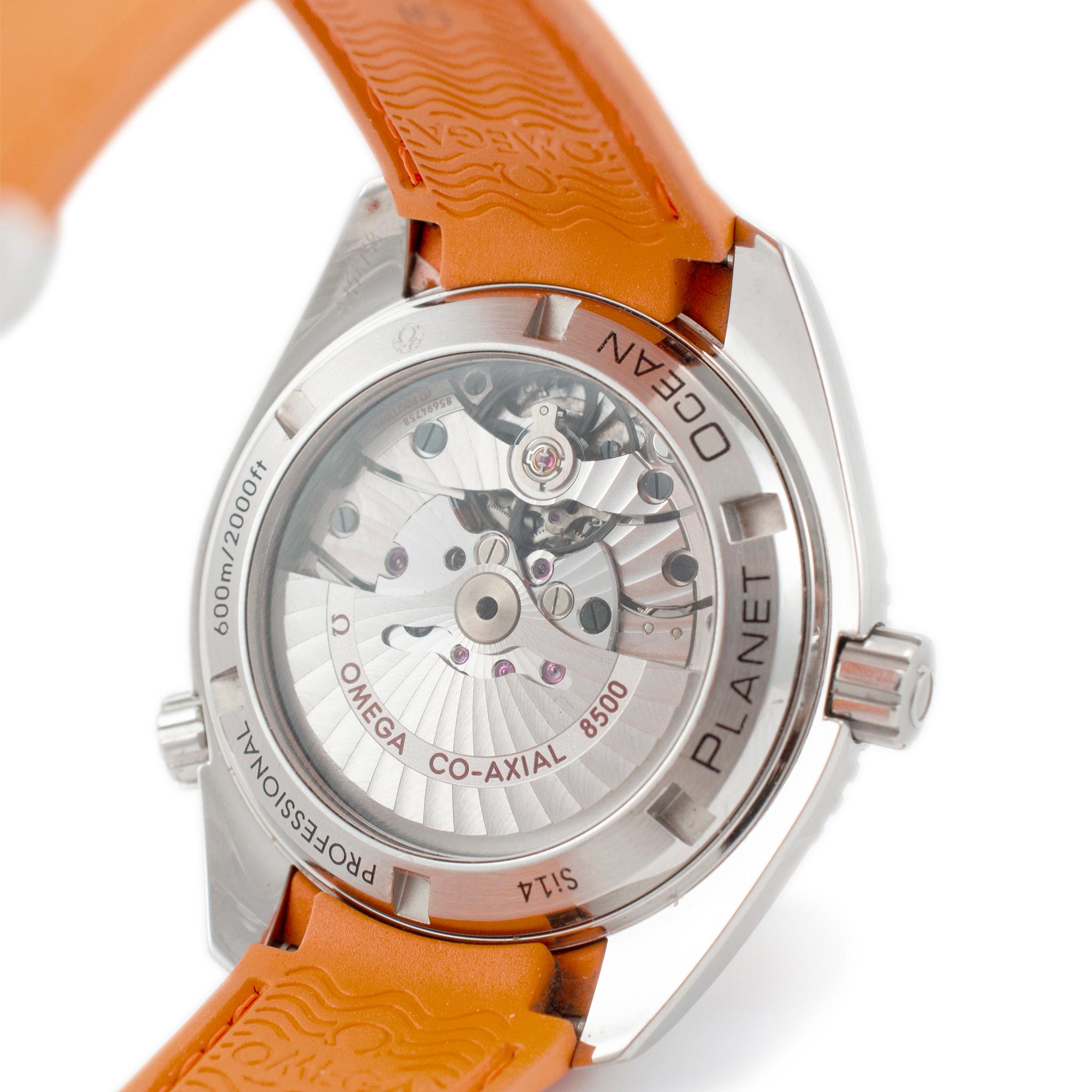 Omega Seamaster Planet Ocean 42MM 232.32.42.21.01.001 Orange Stahluhr im Zustand „Hervorragend“ in Houston, TX