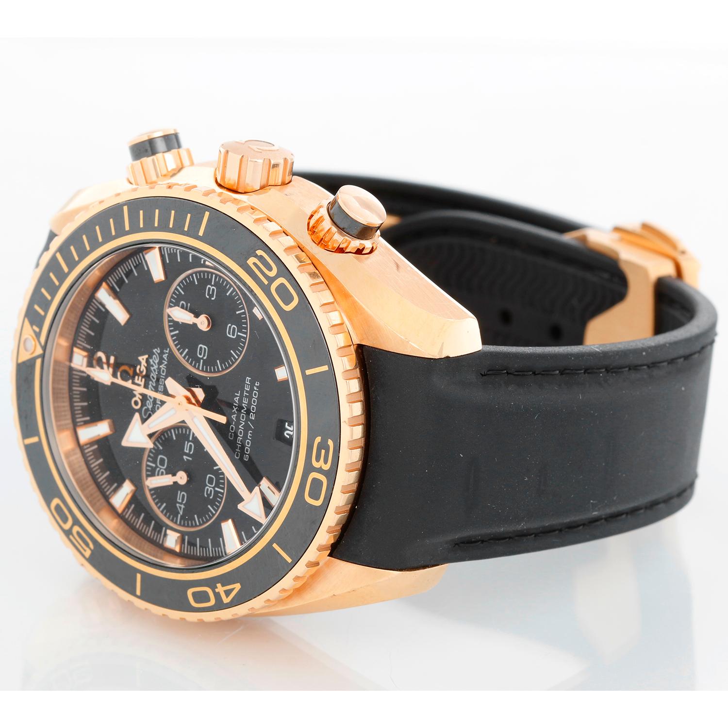 Omega Seamaster Planet Ocean Chronograph Mens Watch 232.63.46.51.01.001 - Self Winding Automatic Chronometer Co-Axial Movement. Rose gold with unidirectional rotating bezel ( 45.5 mm ). Black dial with black subdials; date at 6 o'clock. Black rubber
