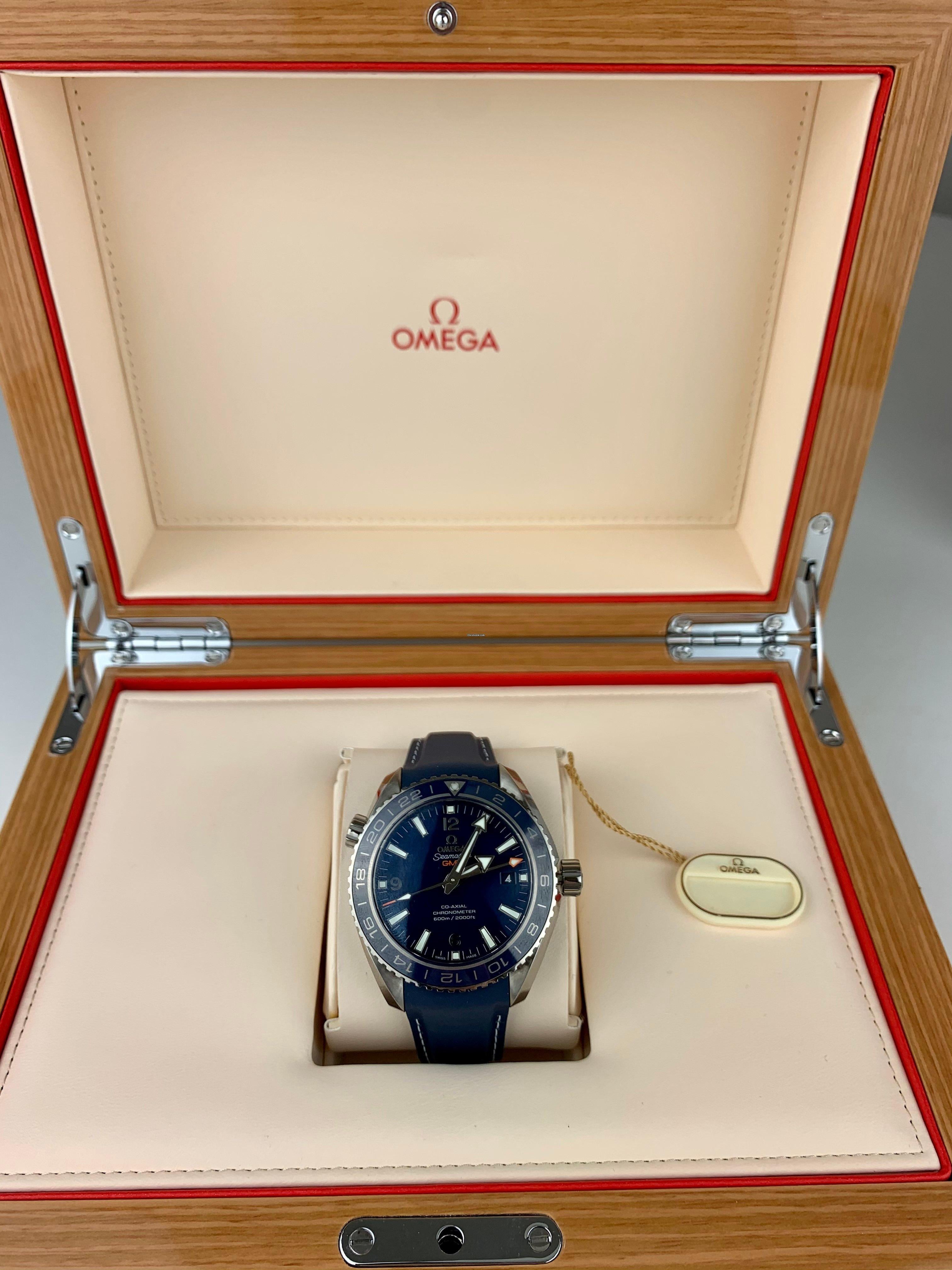 Omega Seamaster Planet Ocean Men's Watch 232.92.44.22.03.001 For Sale 4