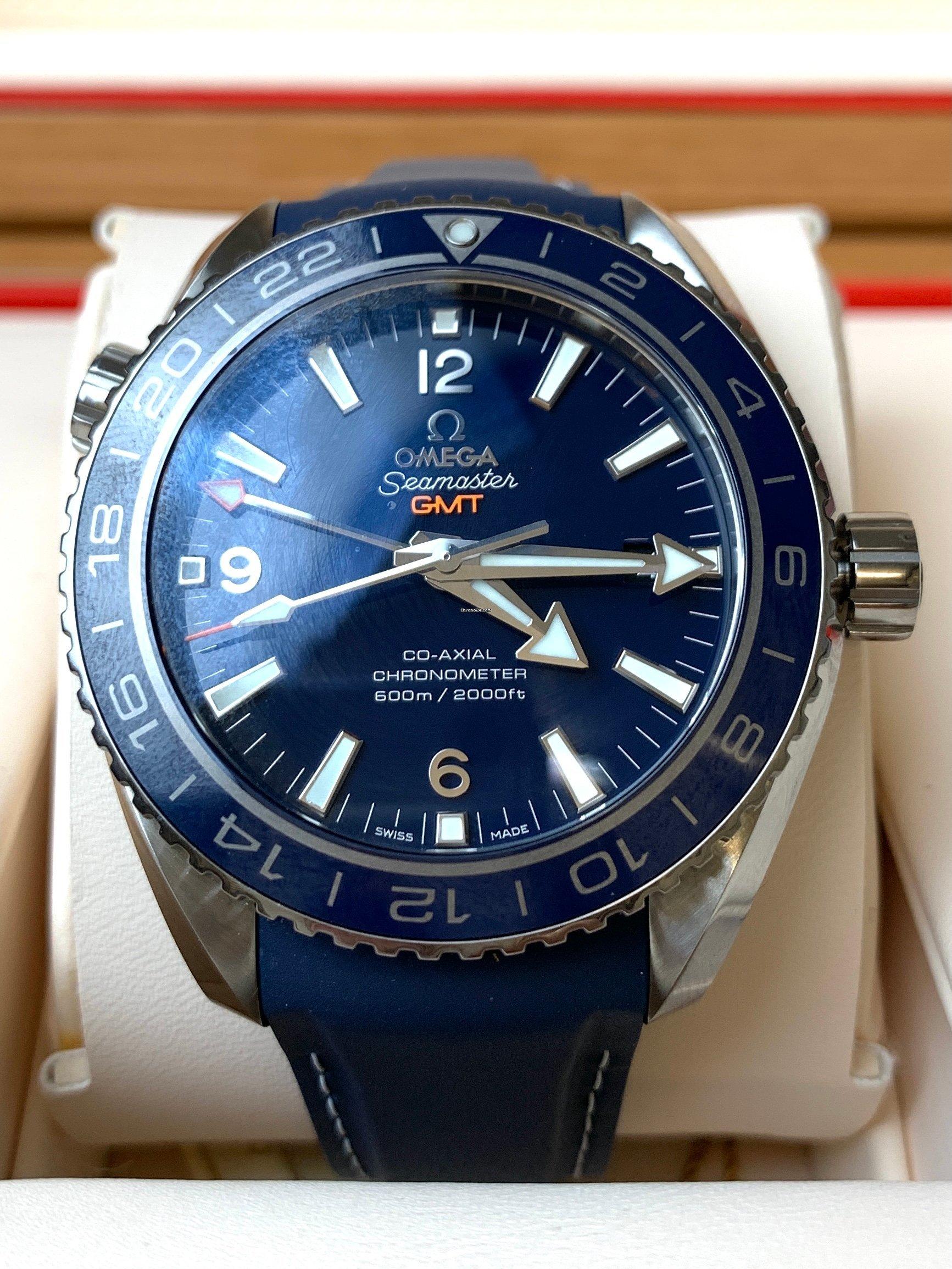 Beautiful, mint condition, never been worn Omega Planet Ocean blue Seamaster.
232.92.44.22.03.001 
Comes with full set, box, original papers and warranty card.
Blue dial, Titanium case, automatic movement.
Year of production 2020.