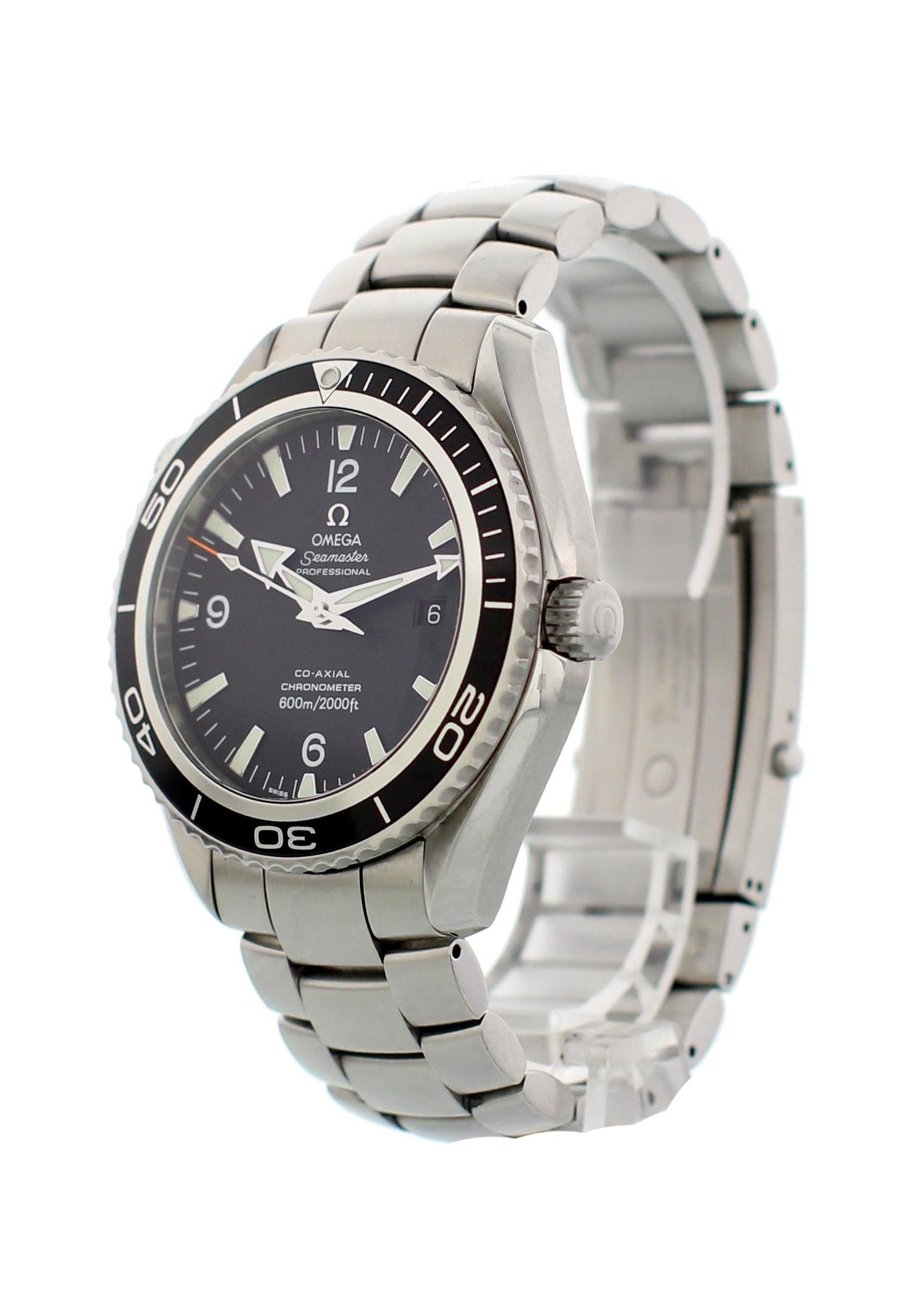 Omega Seamaster Professional Planet Ocean 2200.51.00 45mm case. Stainless steel unidirectional rotating bezel. Black dial with date display and luminous hands and markers. Stainless steel band with a double push button fold over clasp. Calibre 5700