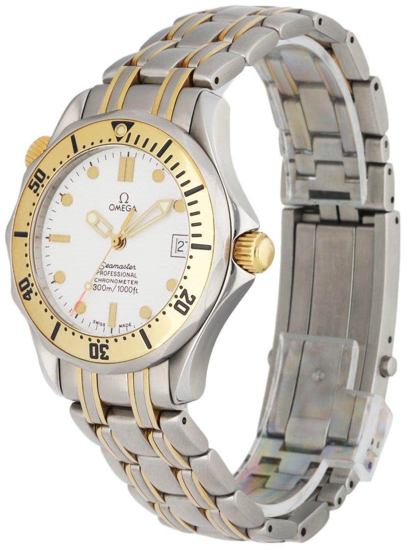 Omega Seamaster Professional 2352.20.00 Herrenuhr. 36mm Edelstahlgehäuse mit einseitig drehbarer Lünette mit 18K Gelbgold Lünetteneinsatz. Weißes Zifferblatt mit goldfarbenen Leuchtzeigern und -indizes. Minutenmarkierungen am äußeren Rand.